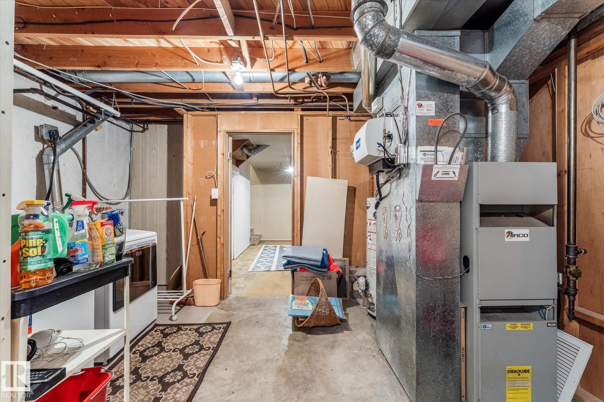 16807 98 Avenue Nw, Edmonton, AB