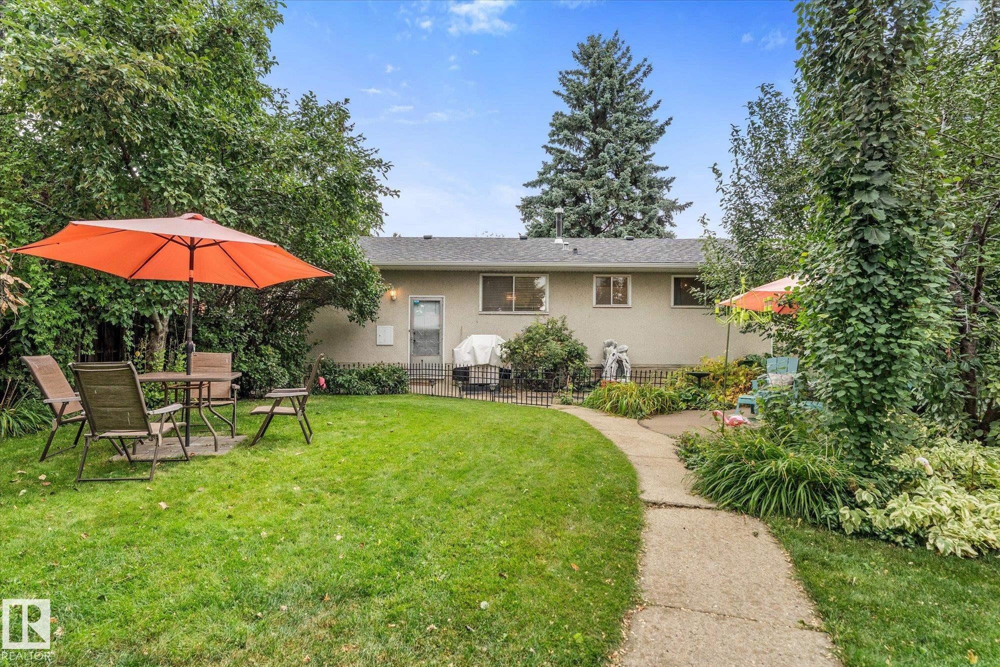 16807 98 Avenue Nw, Edmonton, AB