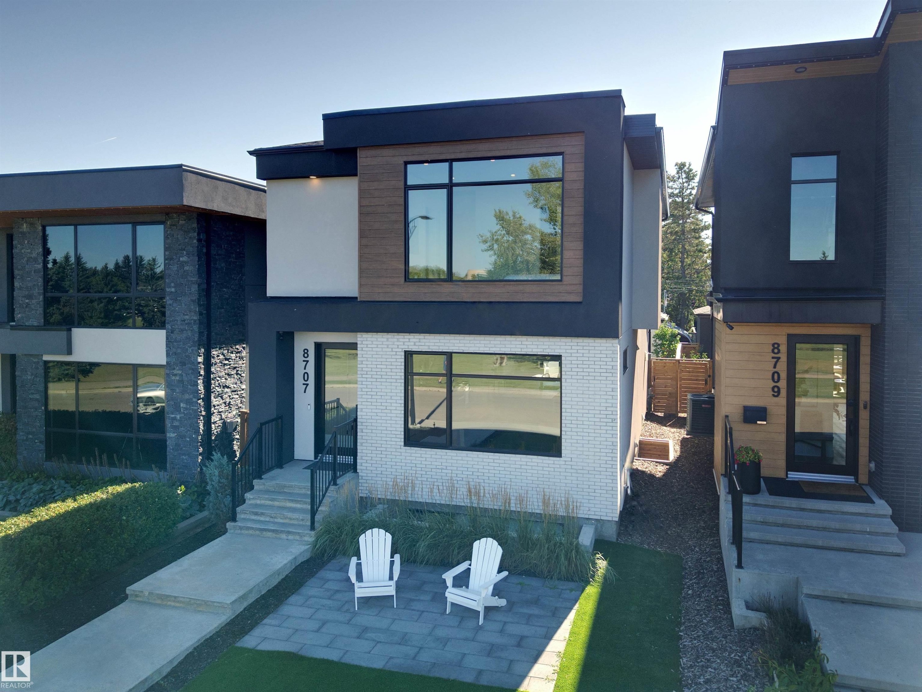 8707 Strathearn Crescent Nw, Edmonton, AB