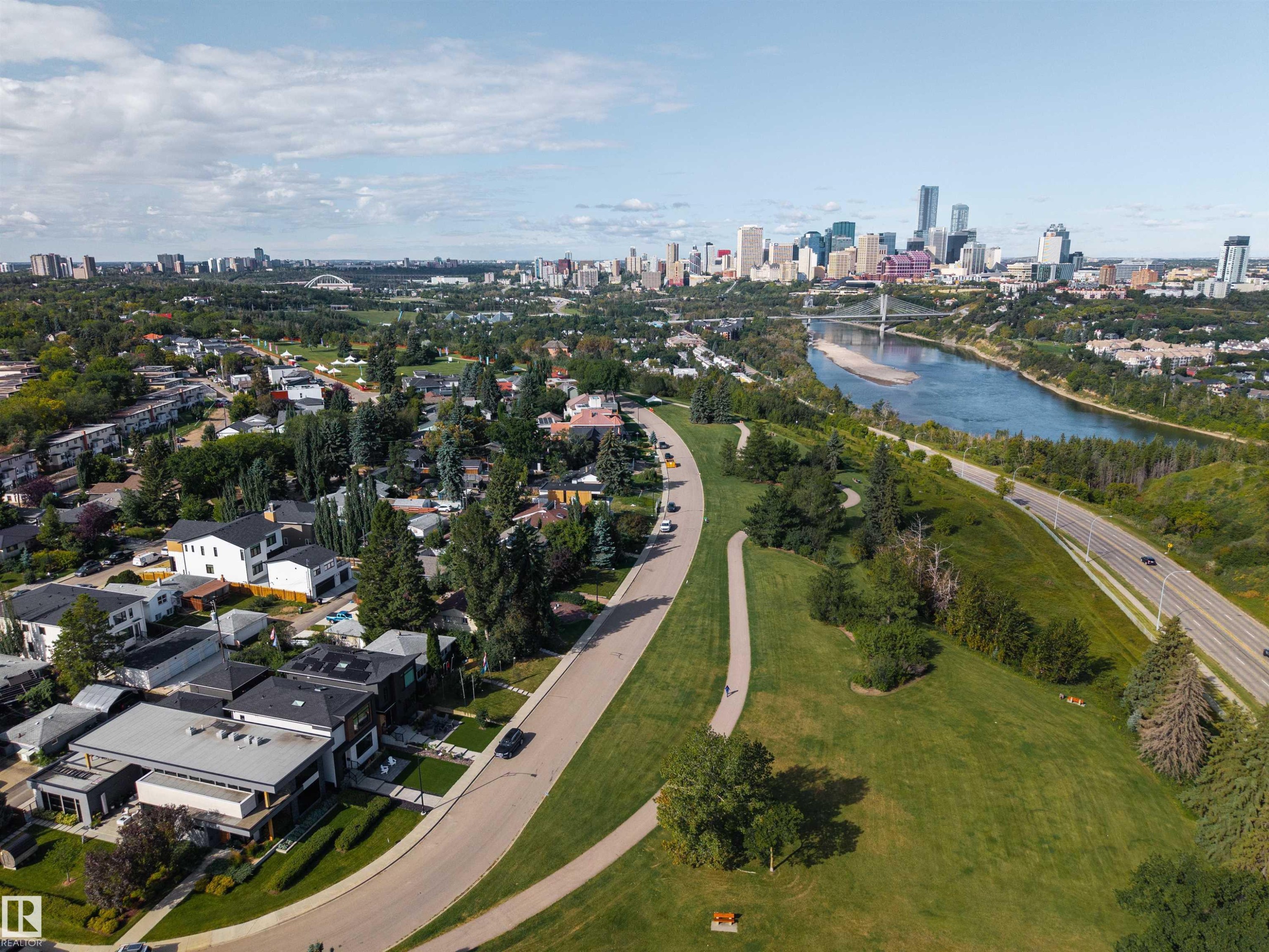 8707 Strathearn Crescent Nw, Edmonton, AB
