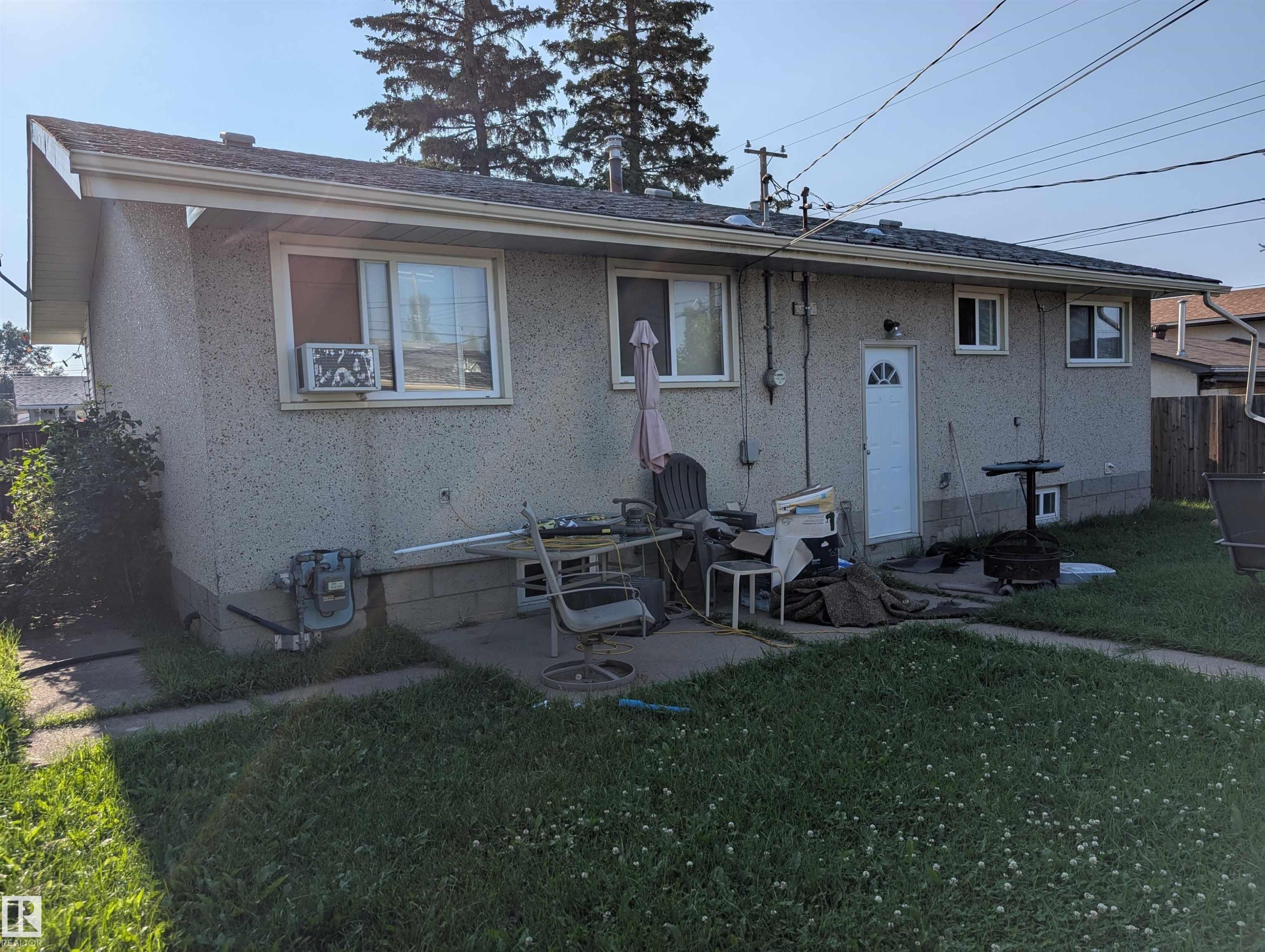 9325 168 Street Nw, Edmonton, AB - Outdoor