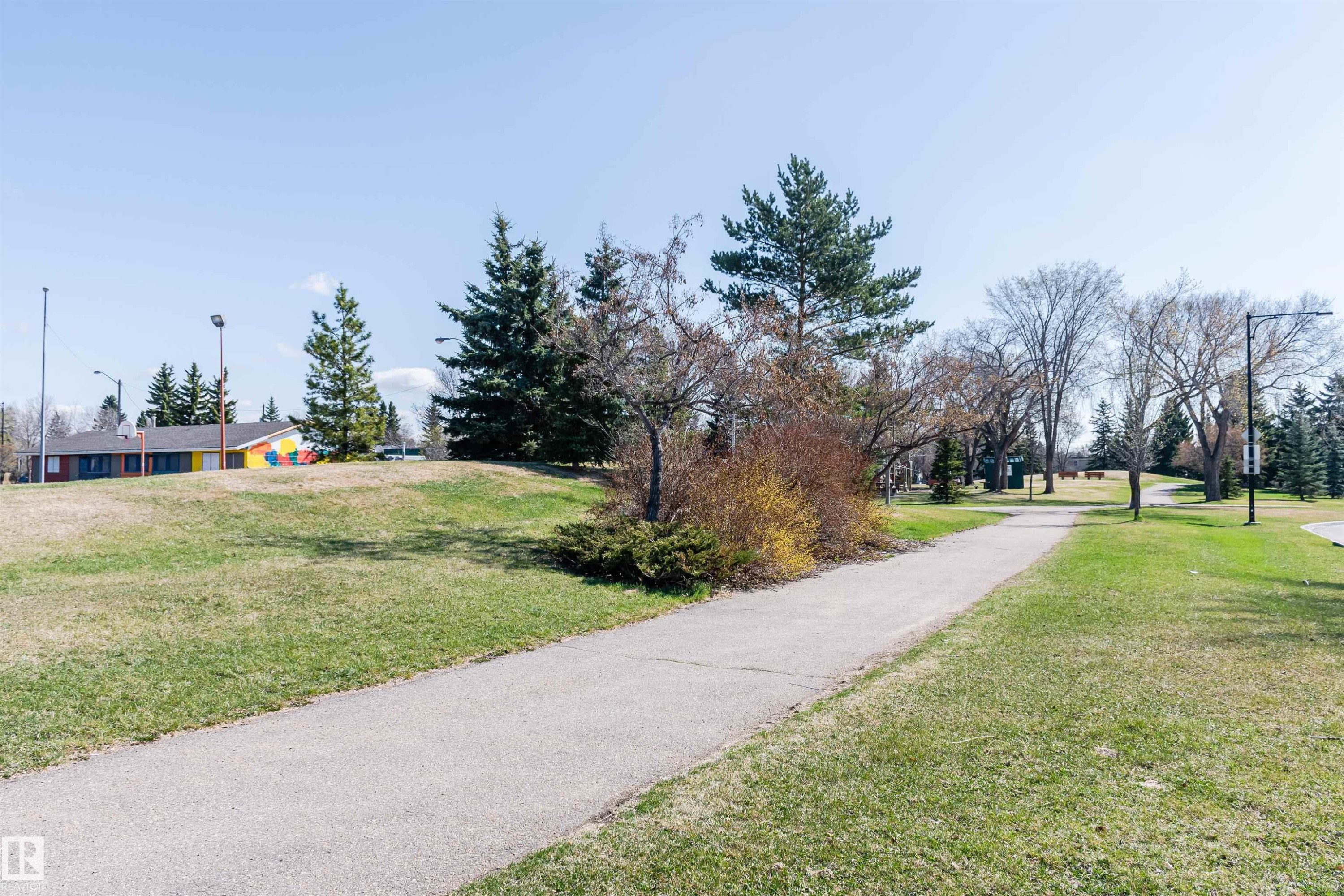 10807 136 Street Nw, Edmonton, AB