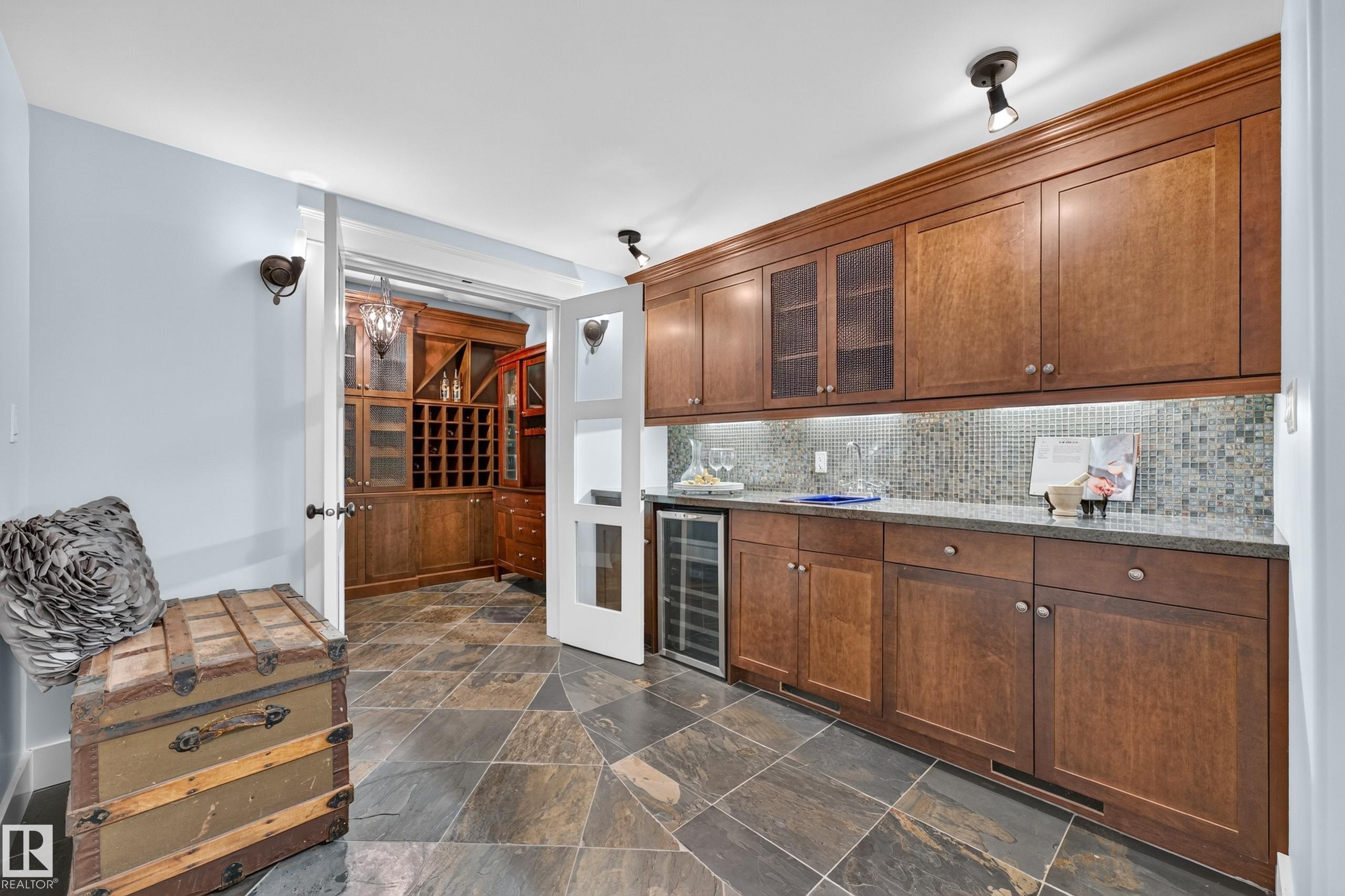 9604 95 Avenue Nw, Edmonton, AB