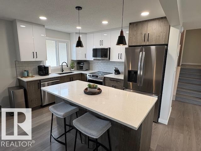 9520 150 Avenue Nw, Edmonton, AB