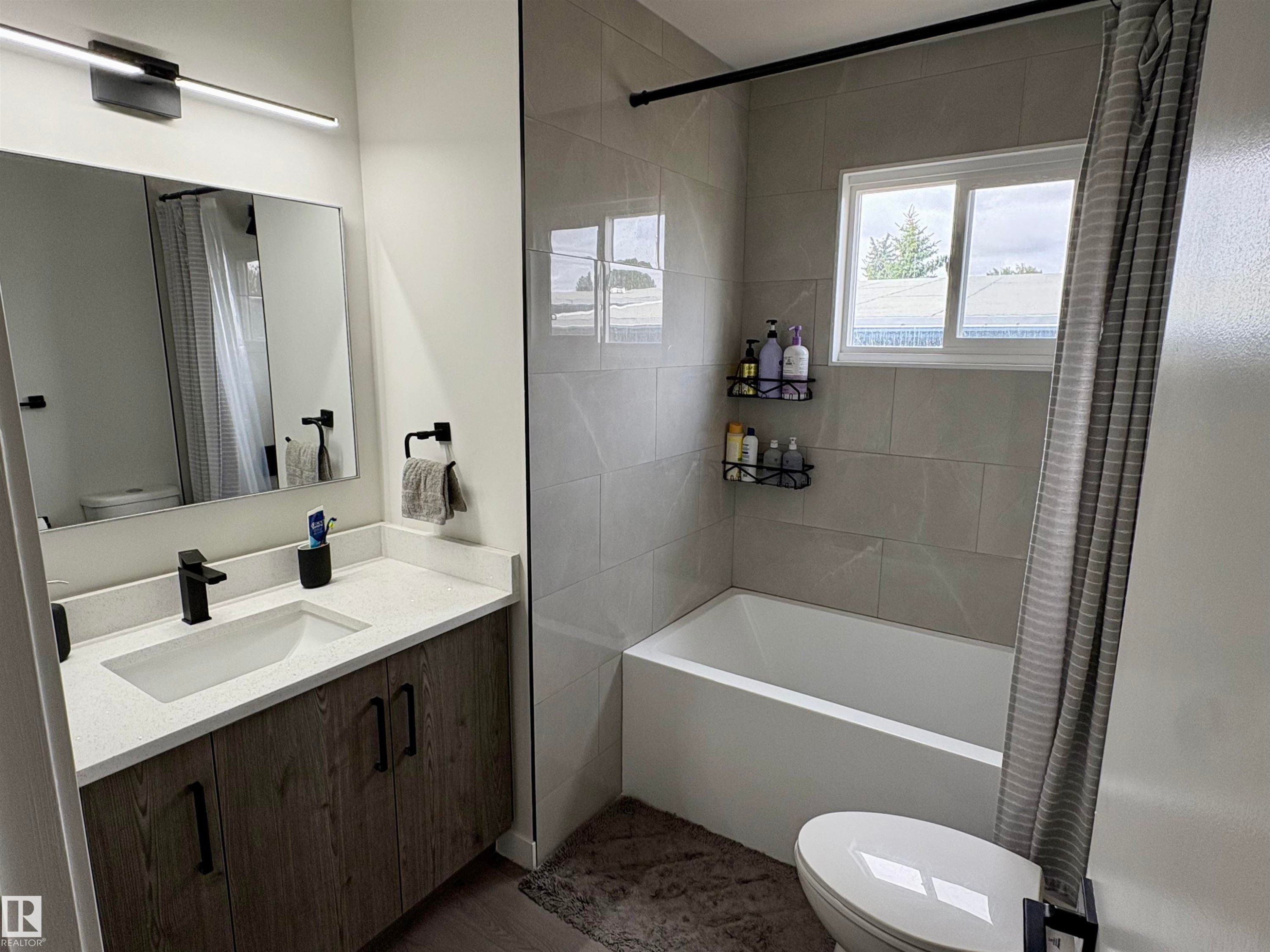 9520 150 Avenue Nw, Edmonton, AB
