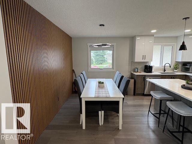 9520 150 Avenue Nw, Edmonton, AB