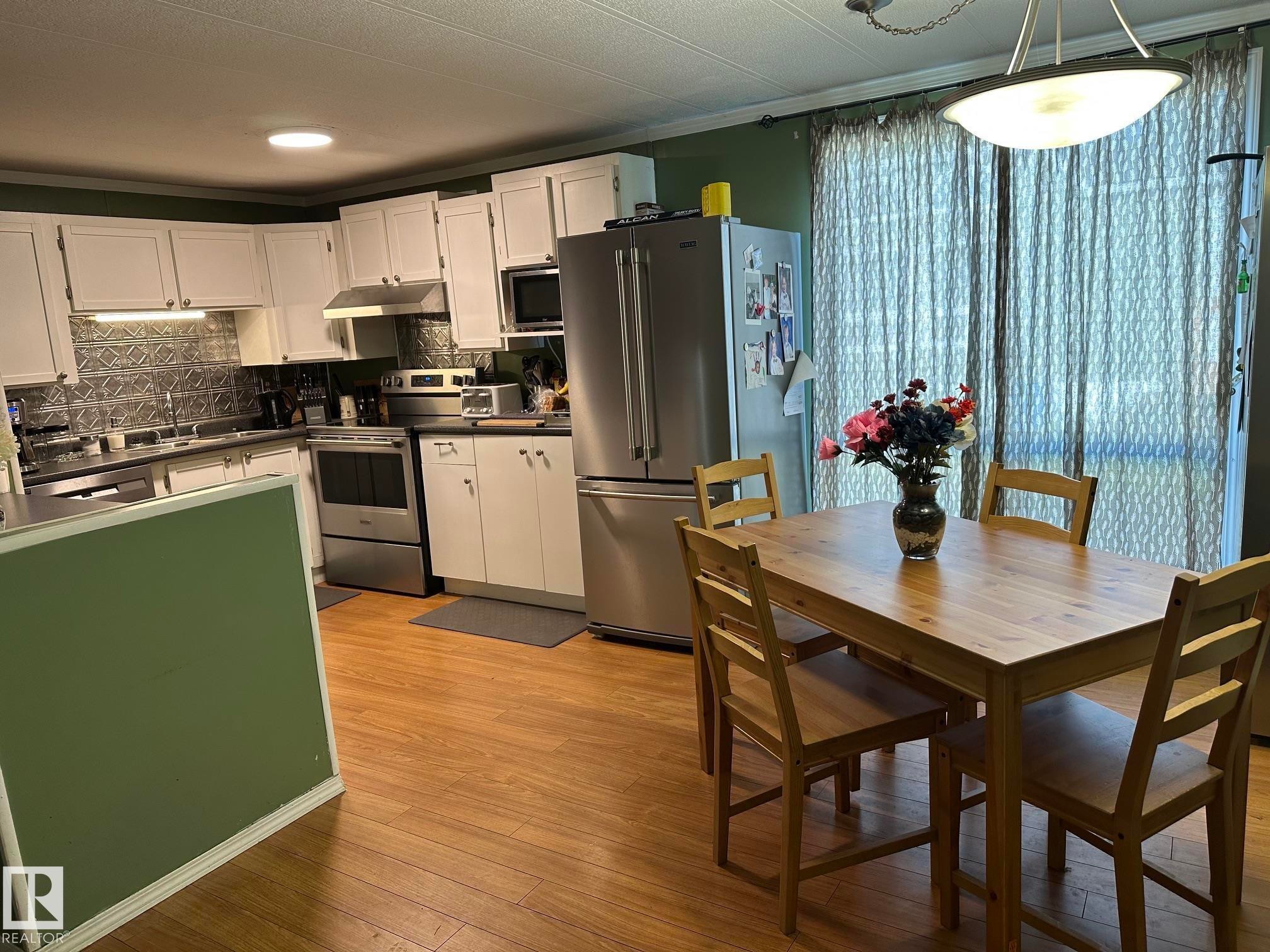 #68 4204 47 St, Wetaskiwin, AB - Indoor
