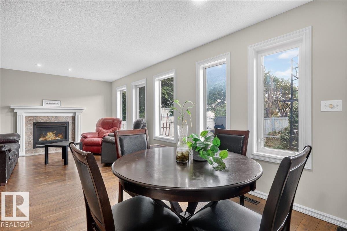 8503 11 Avenue Sw, Edmonton, AB