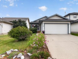 46 HAWTHORNE Crescent  St. Albert, AB T8N 6N7