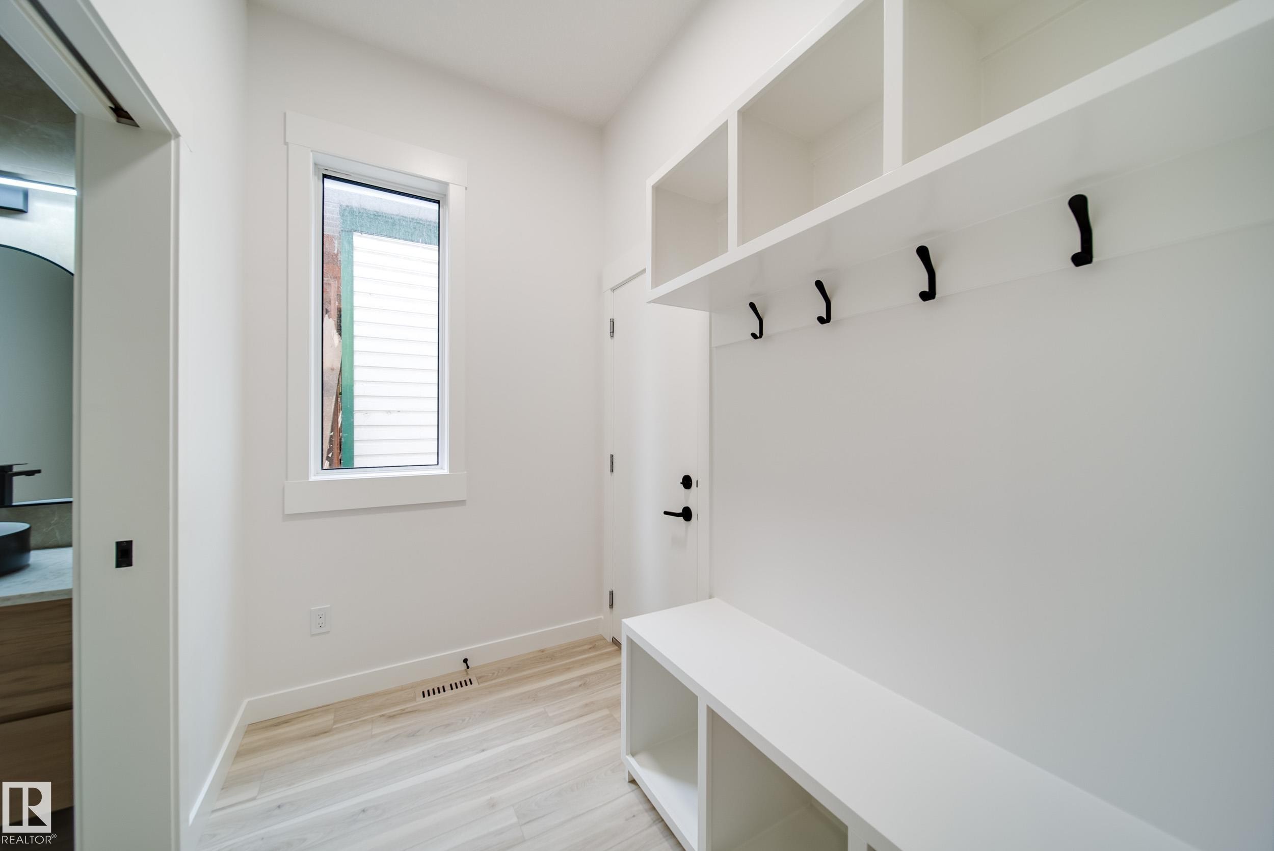 9919 87 Street Nw, Edmonton, AB - Indoor Photo Showing Other Room