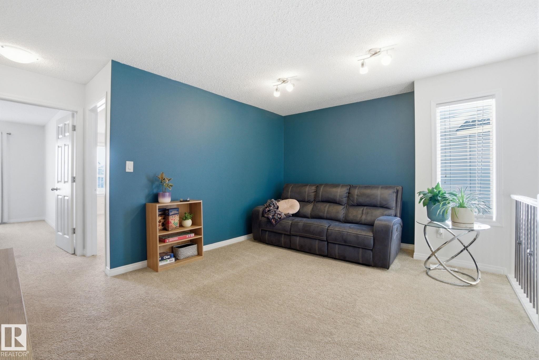 2553 Coughlan Road Sw, Edmonton, AB - Indoor