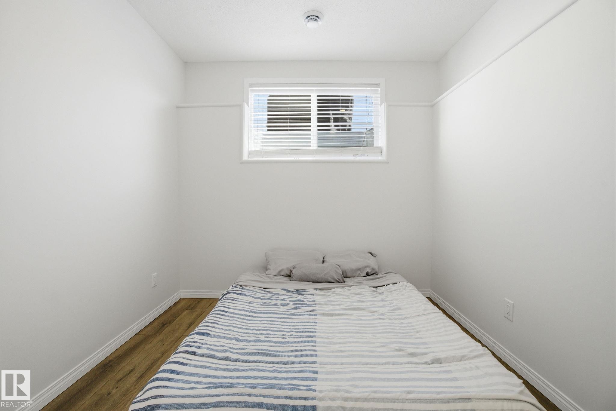 2553 Coughlan Road Sw, Edmonton, AB - Indoor Photo Showing Bedroom