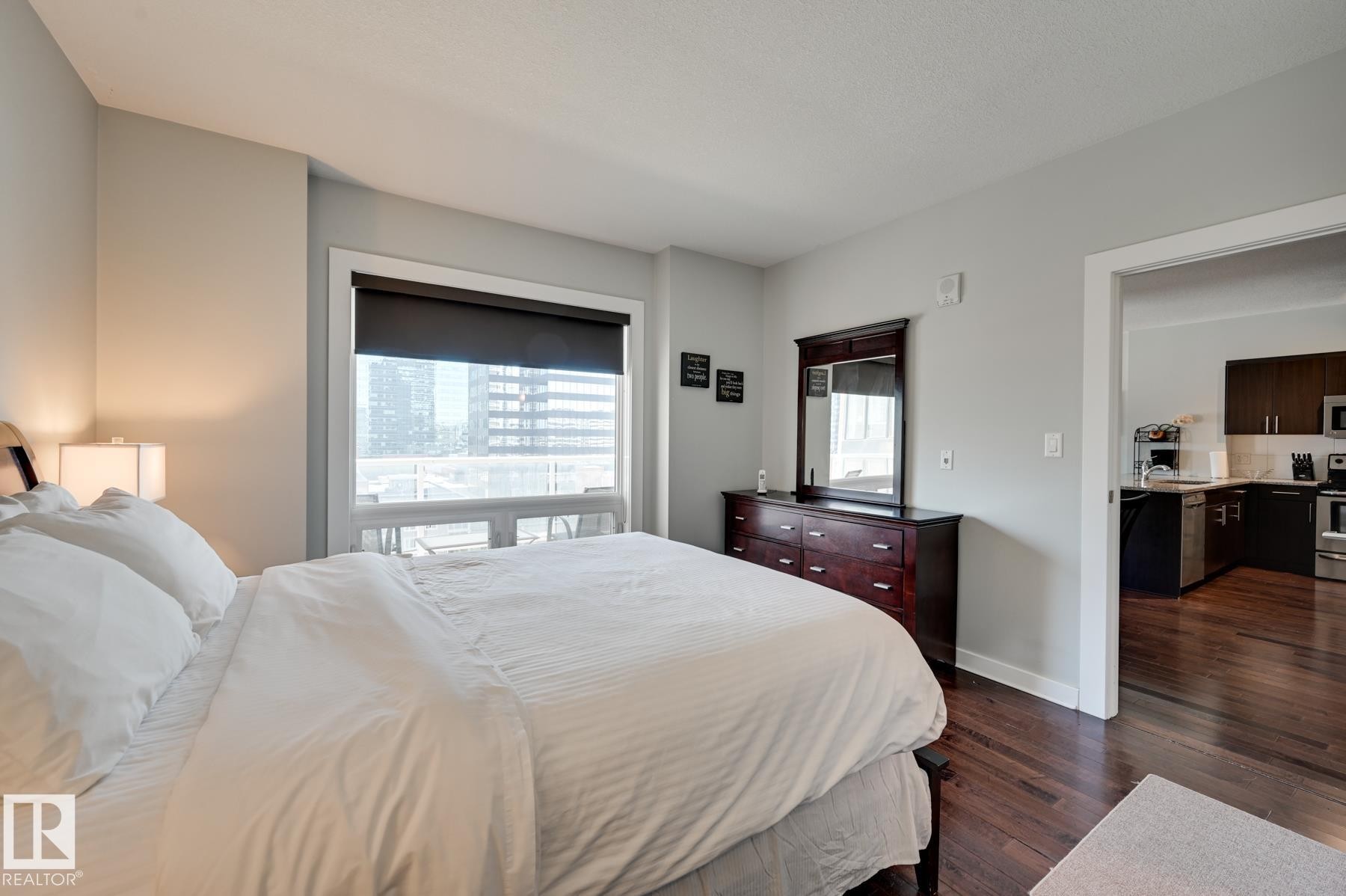 #802 10152 104 St Nw, Edmonton, AB
