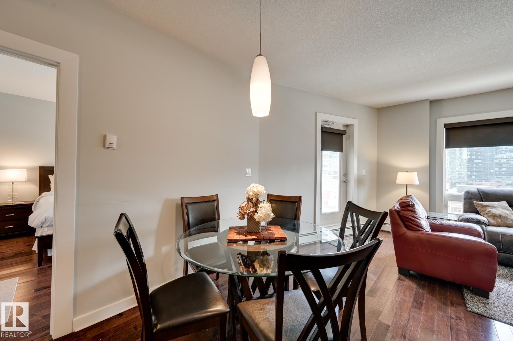 #802 10152 104 St Nw, Edmonton, AB