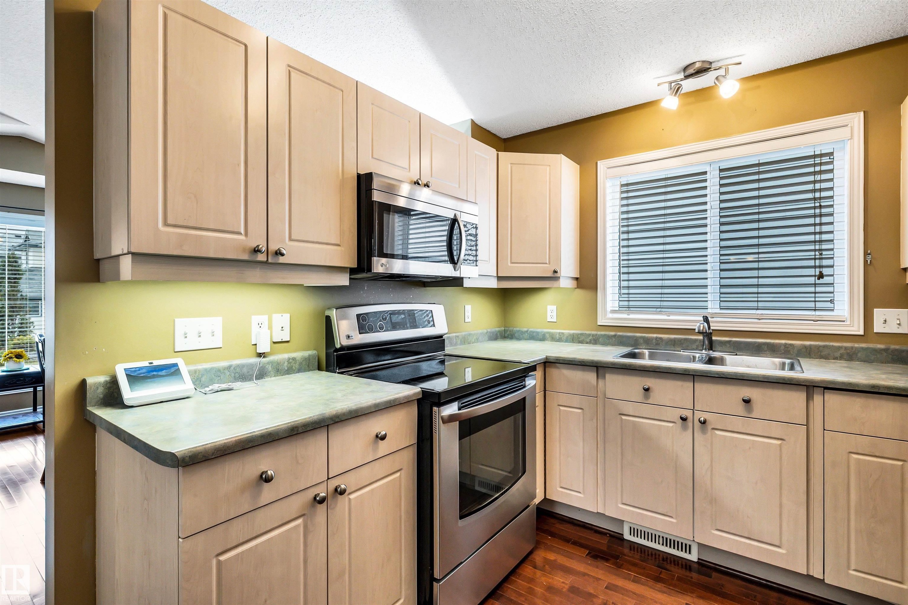 4435 152 Avenue Nw, Edmonton, AB