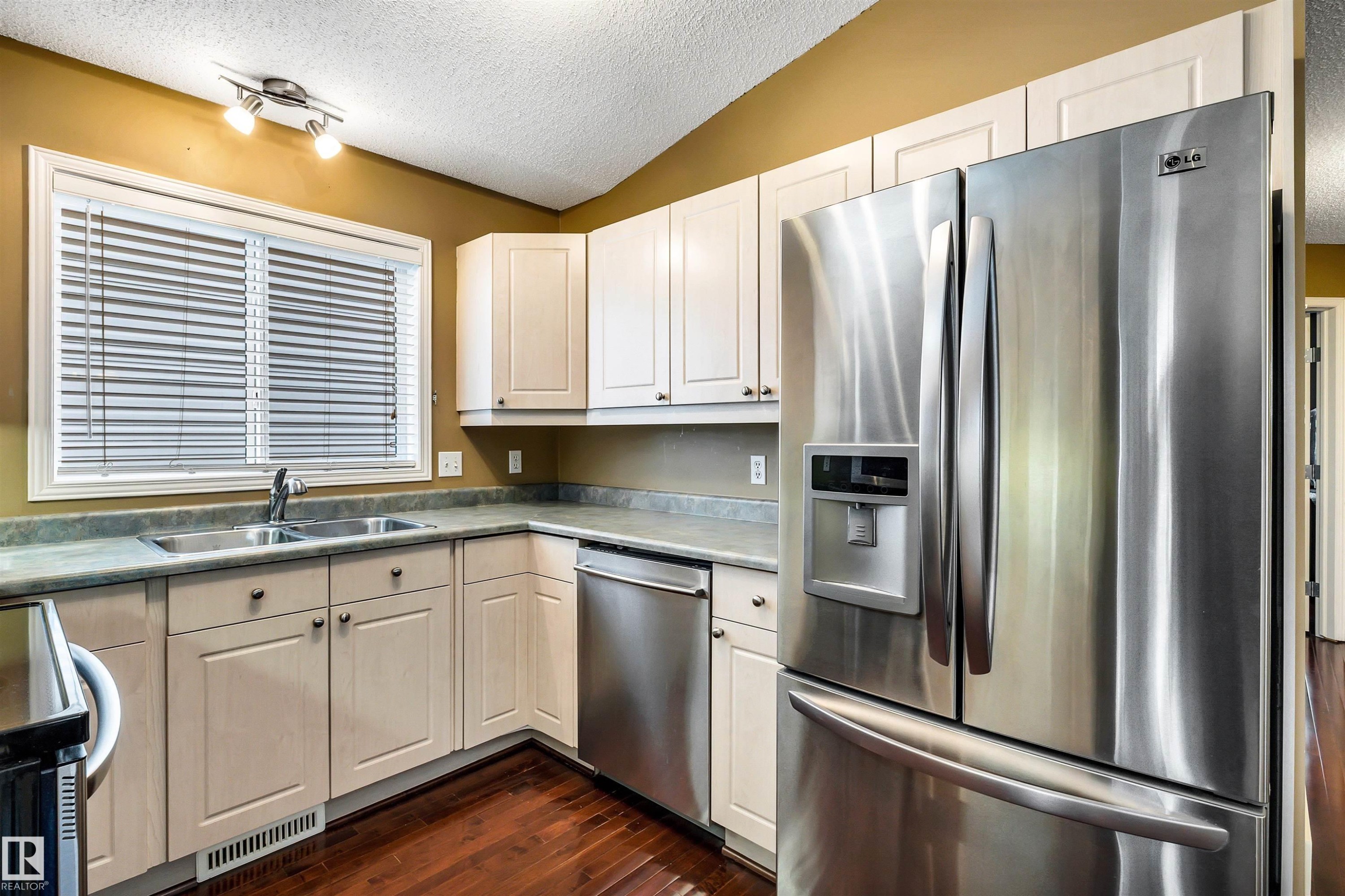 4435 152 Avenue Nw, Edmonton, AB
