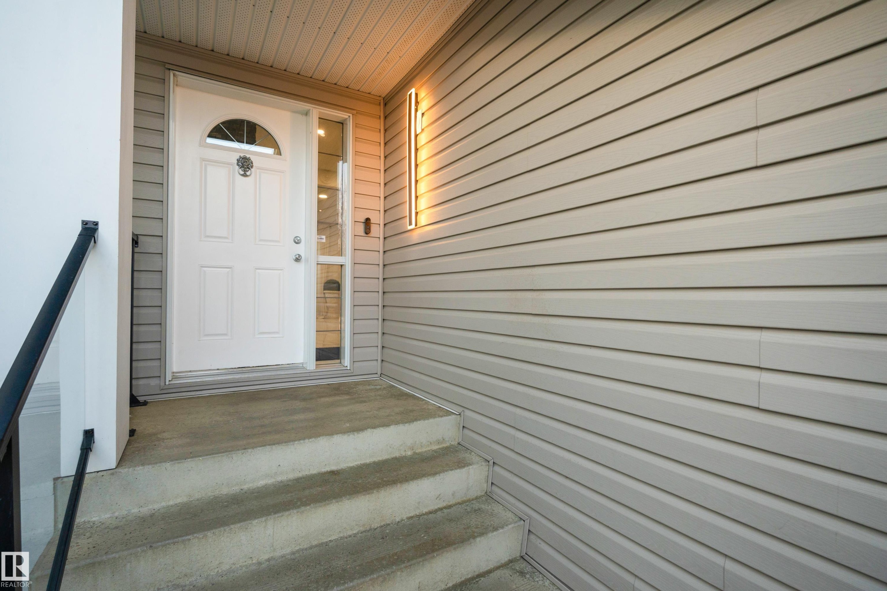 3135 24 Avenue Nw, Edmonton, AB