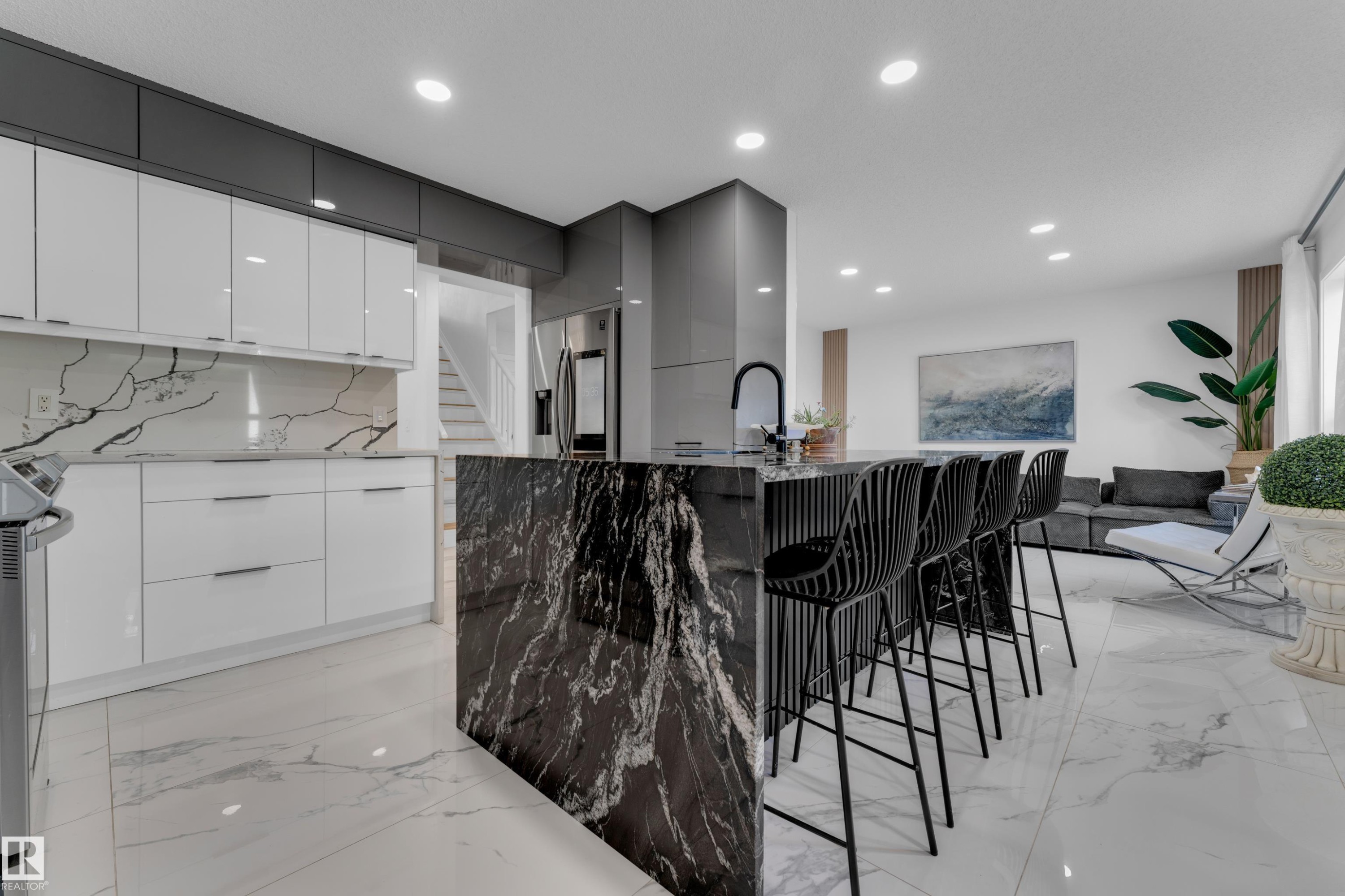 3135 24 Avenue Nw, Edmonton, AB