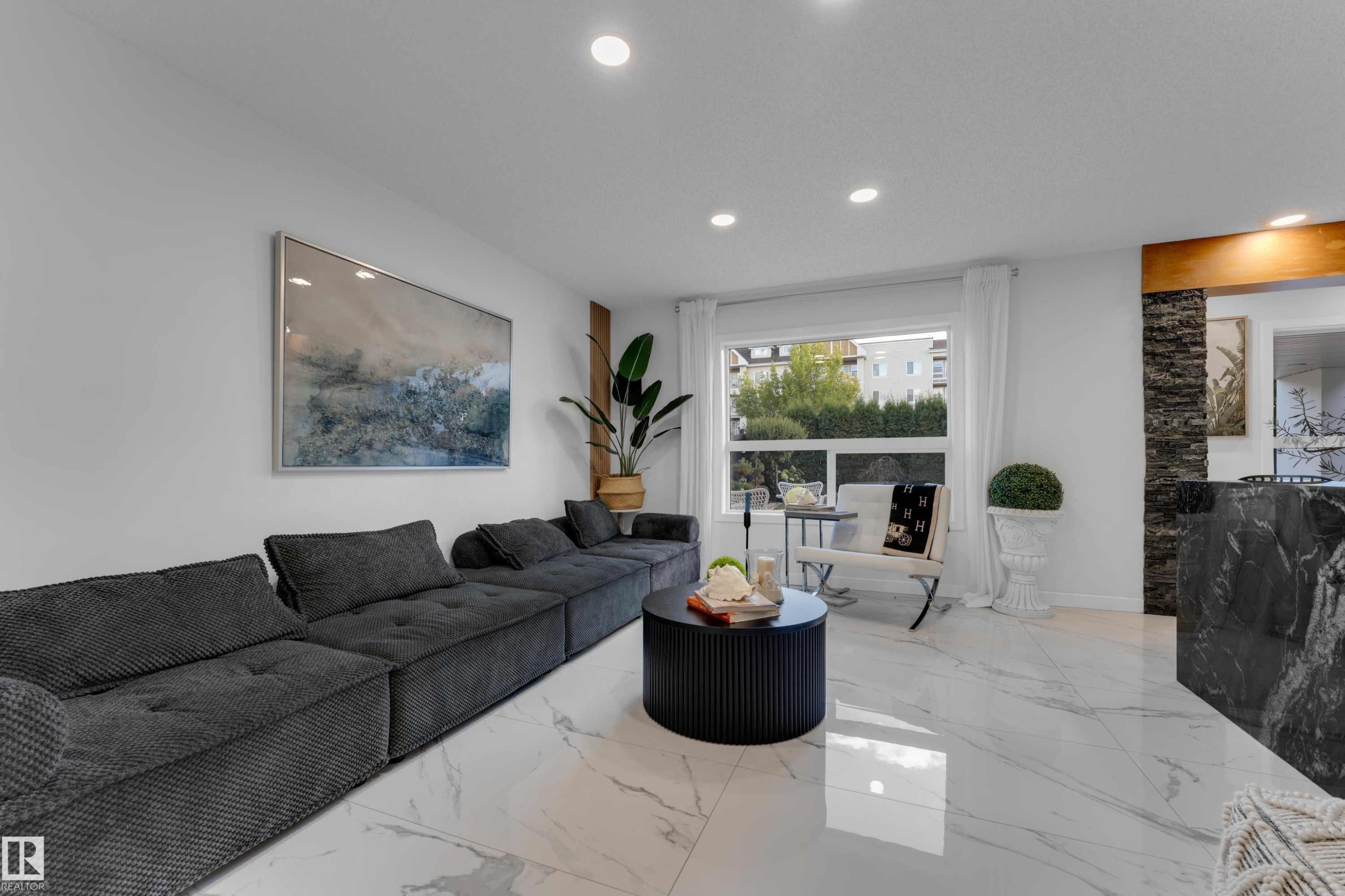 3135 24 Avenue Nw, Edmonton, AB