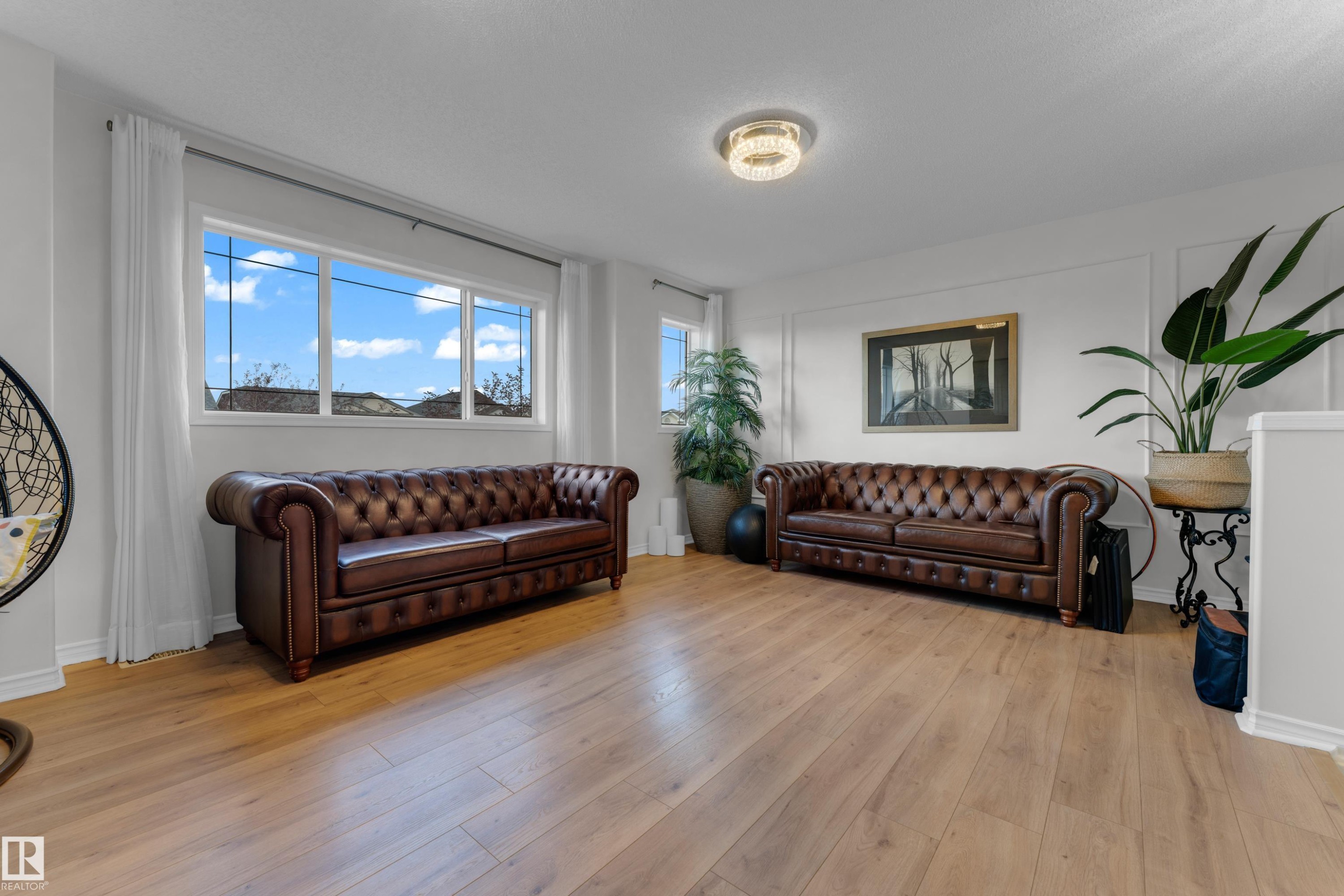 3135 24 Avenue Nw, Edmonton, AB