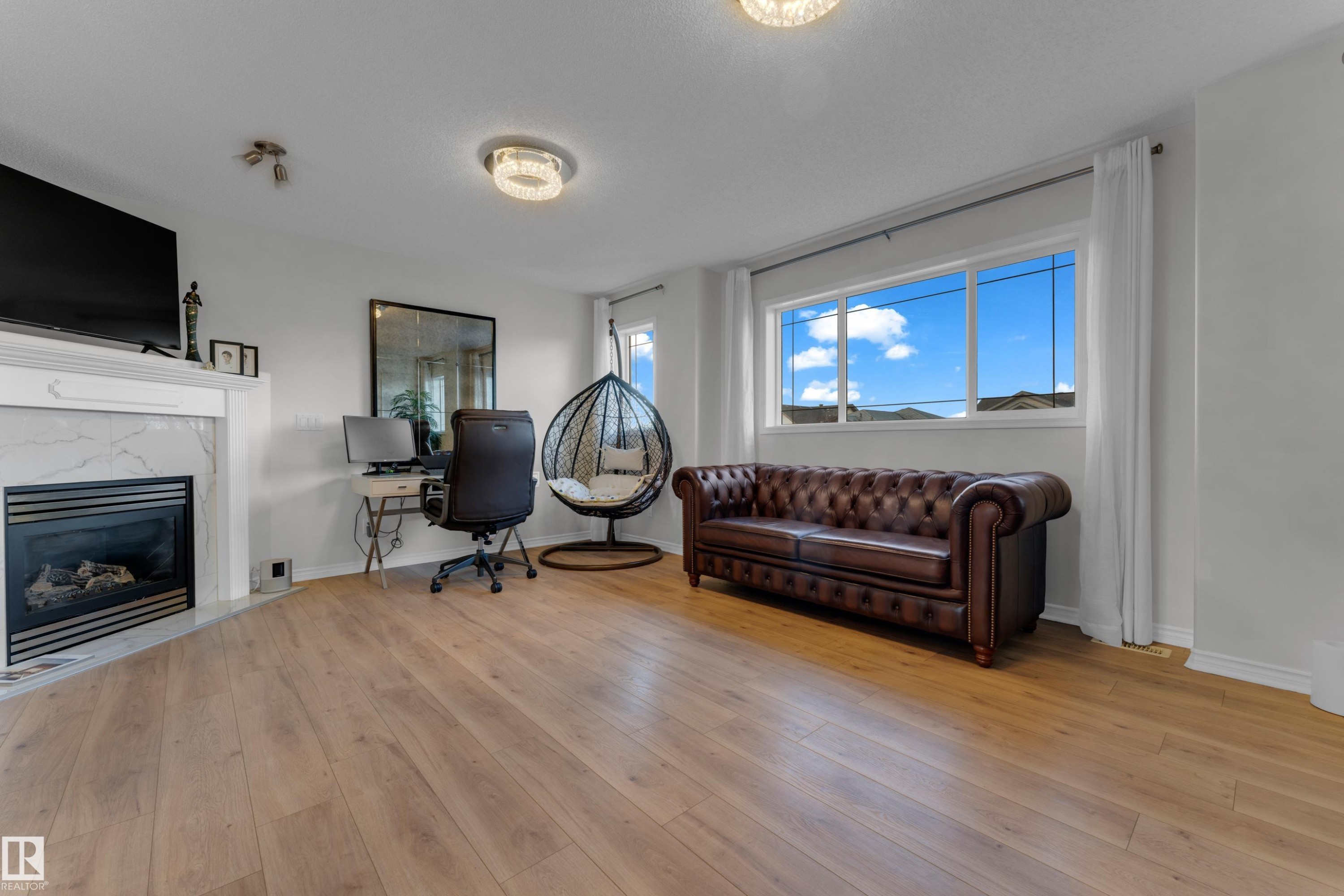 3135 24 Avenue Nw, Edmonton, AB