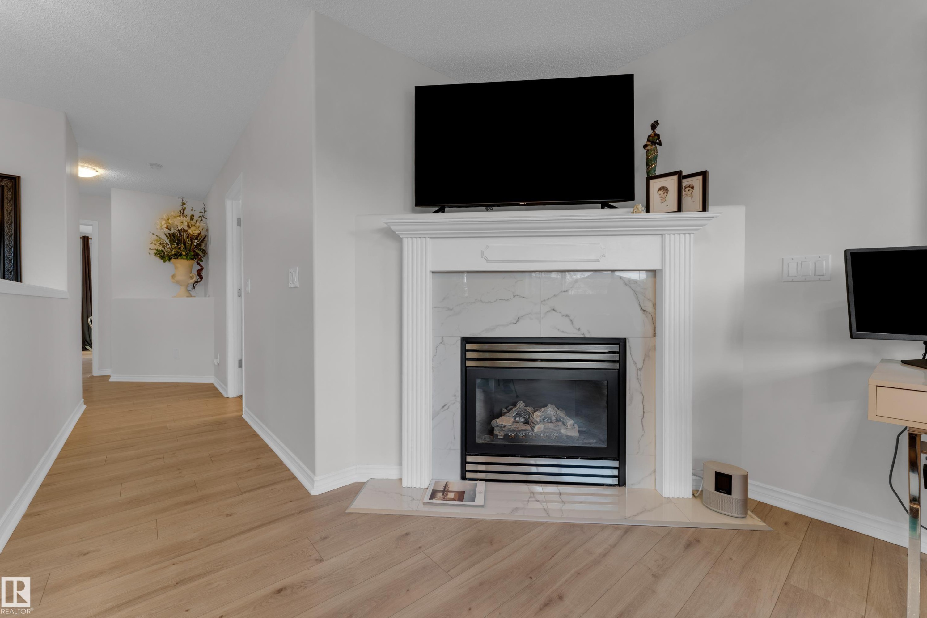 3135 24 Avenue Nw, Edmonton, AB