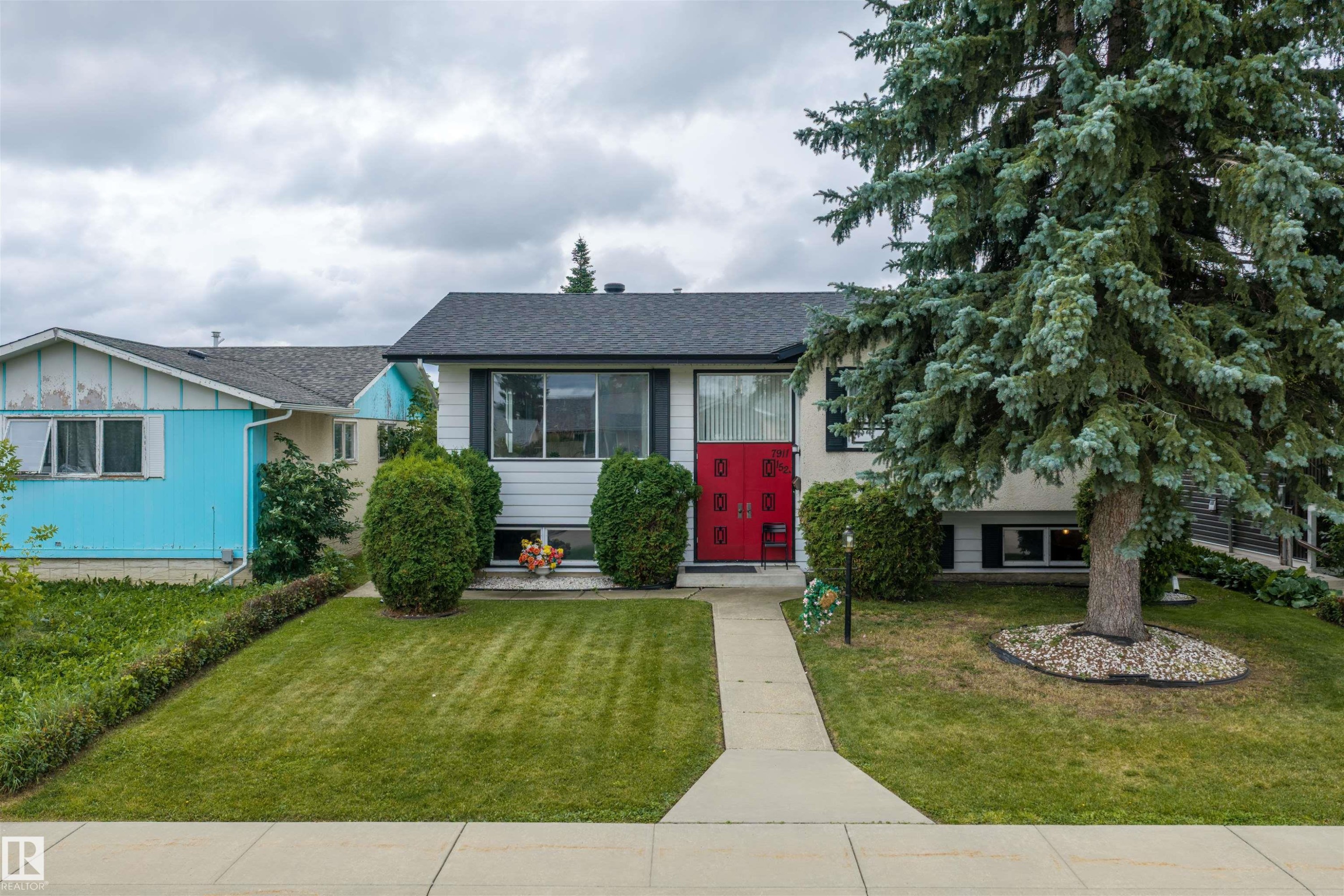 7911 152A Avenue Nw, Edmonton, AB