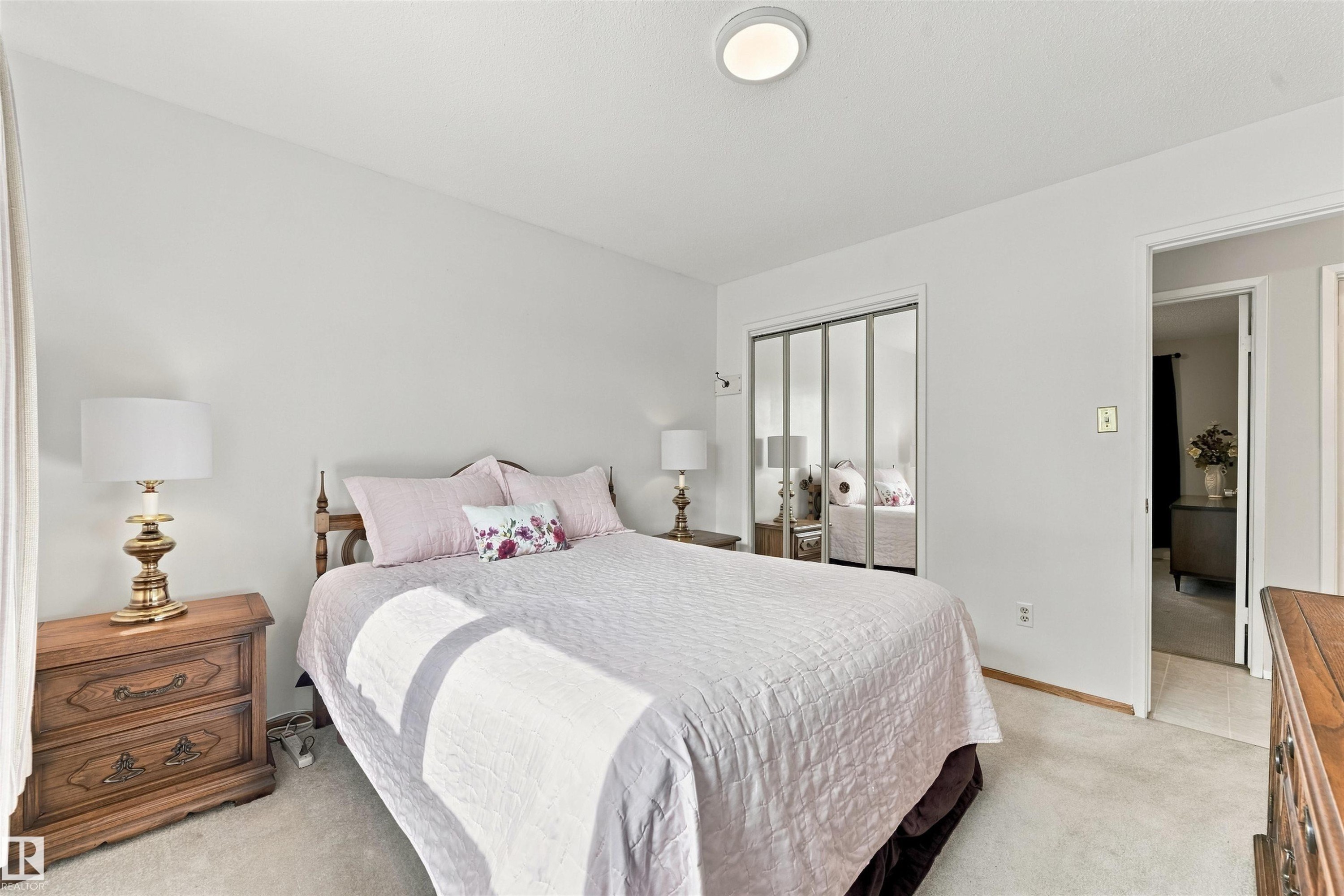 7911 152A Avenue Nw, Edmonton, AB