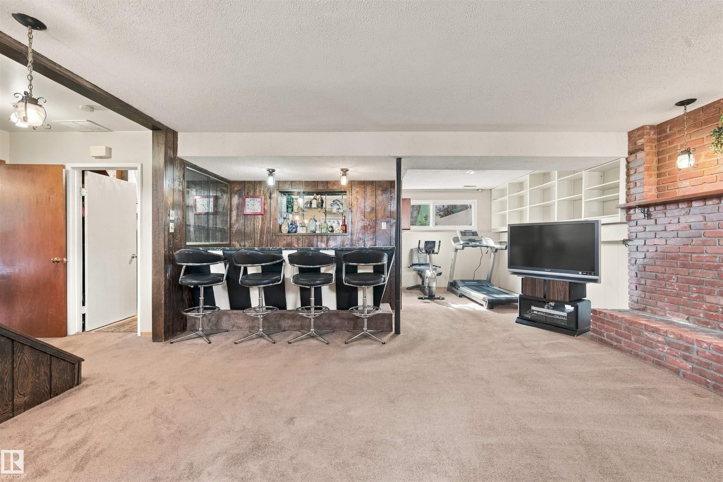 7911 152A Avenue Nw, Edmonton, AB