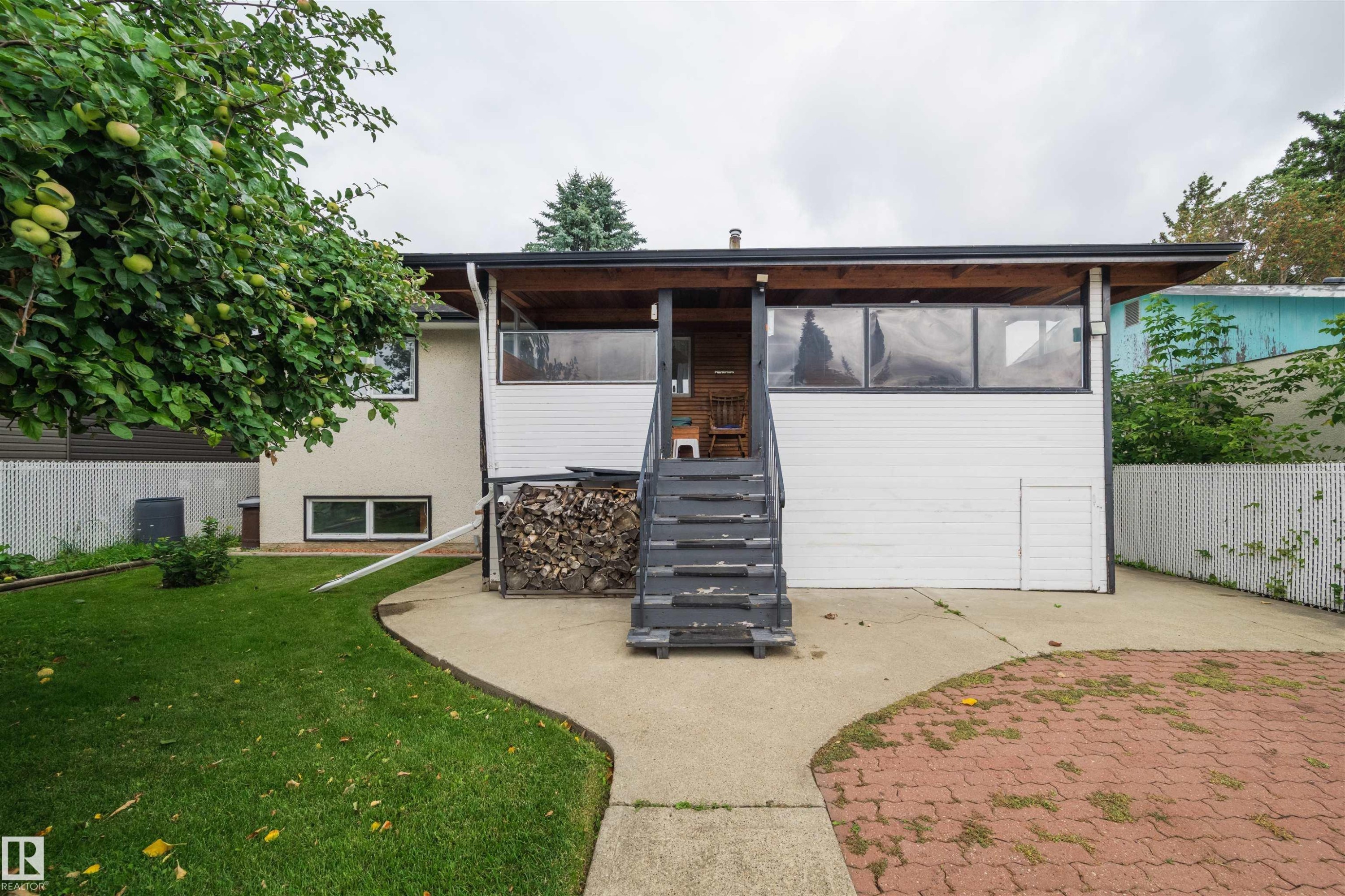 7911 152A Avenue Nw, Edmonton, AB