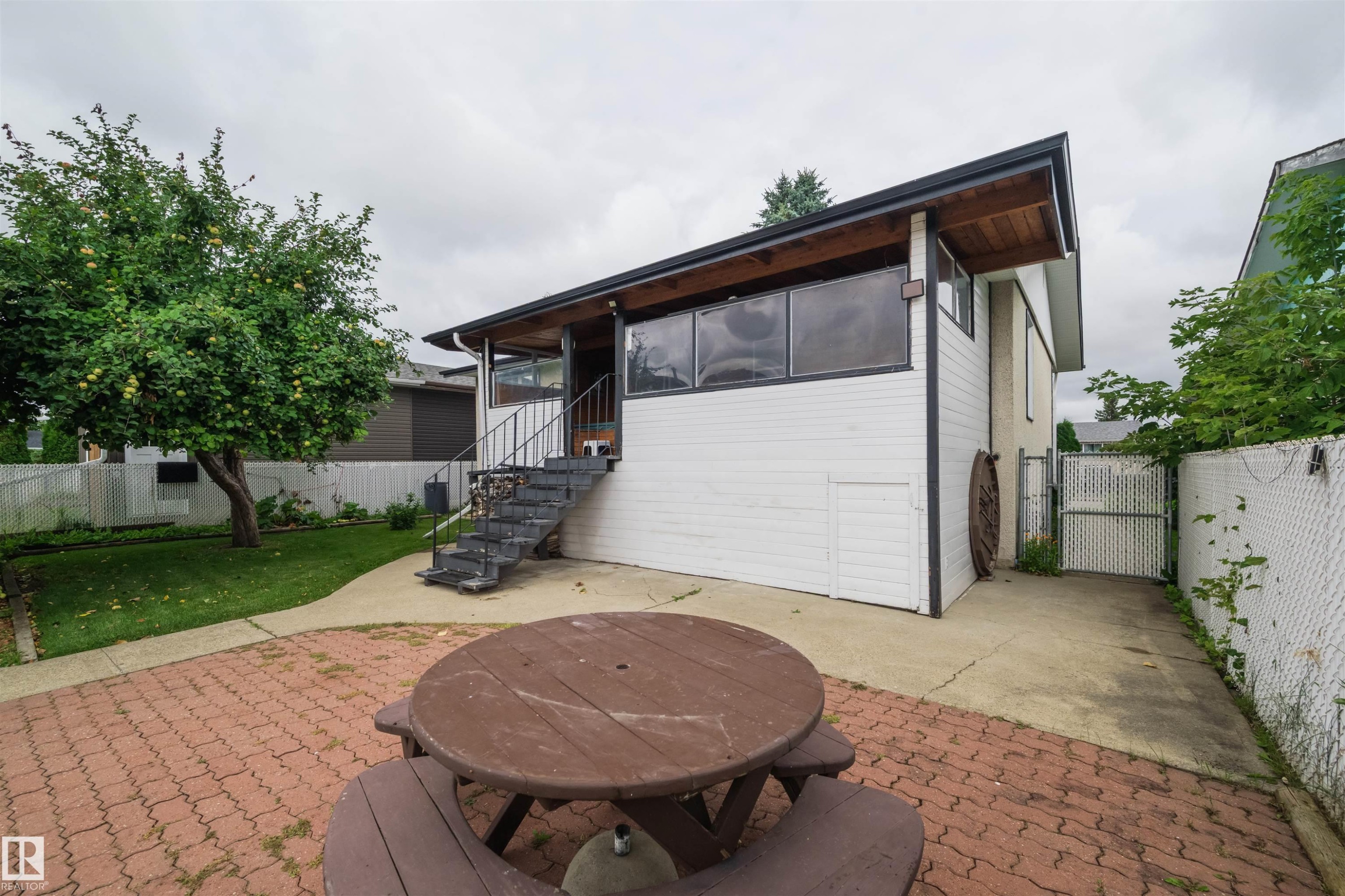 7911 152A Avenue Nw, Edmonton, AB