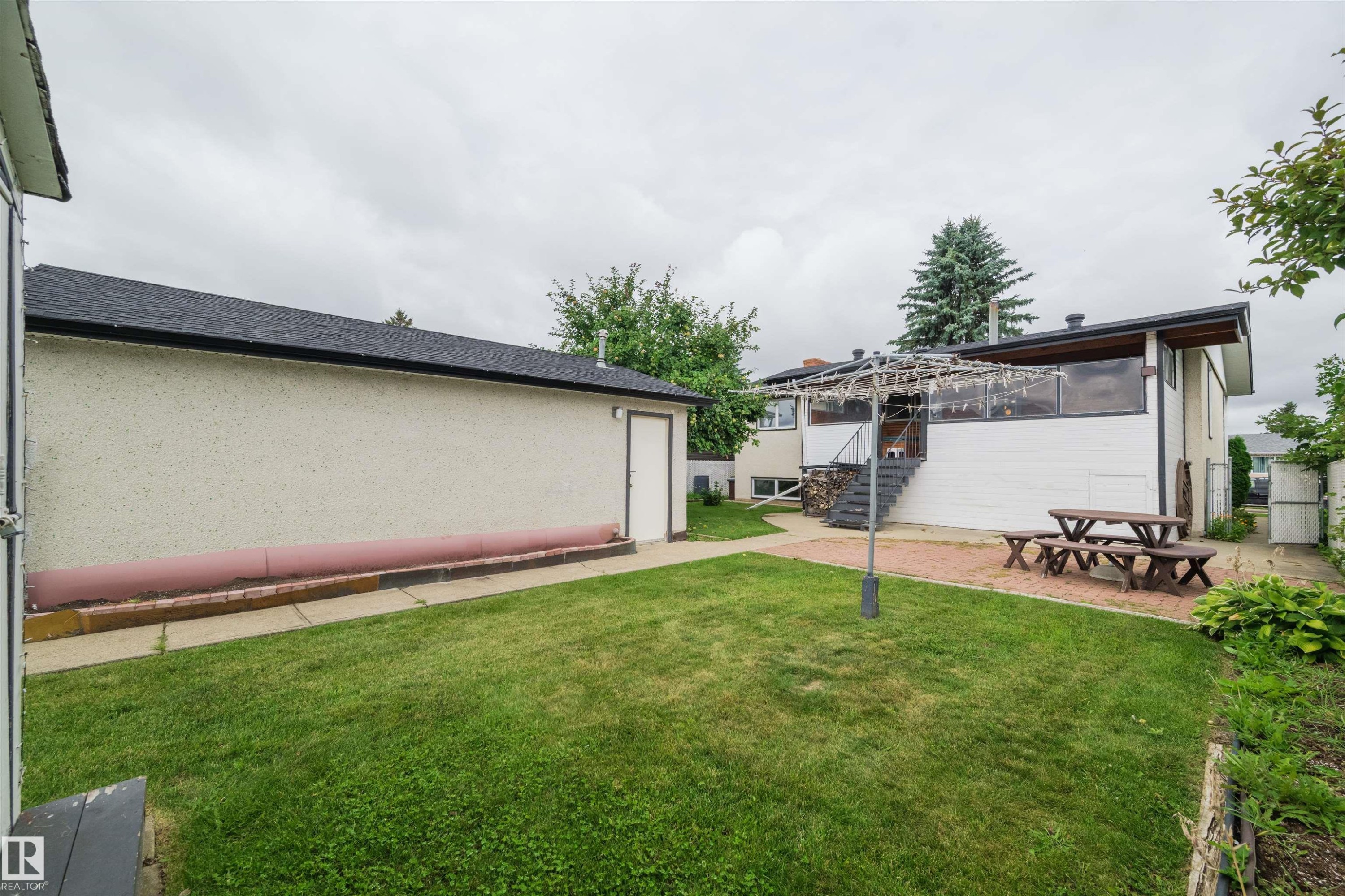 7911 152A Avenue Nw, Edmonton, AB