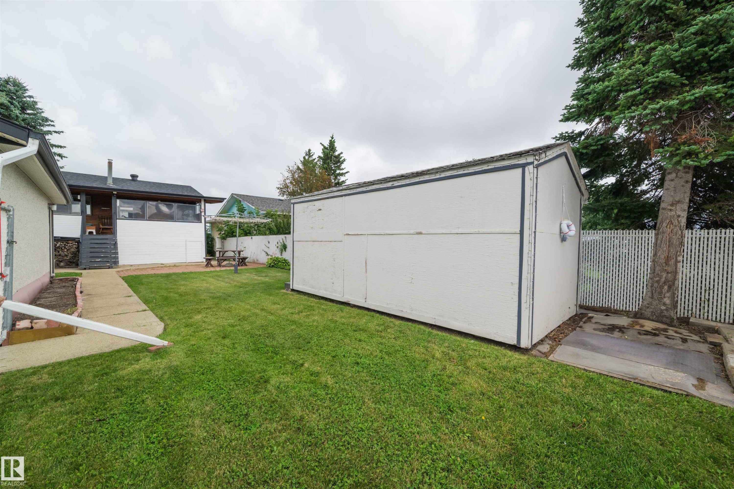 7911 152A Avenue Nw, Edmonton, AB