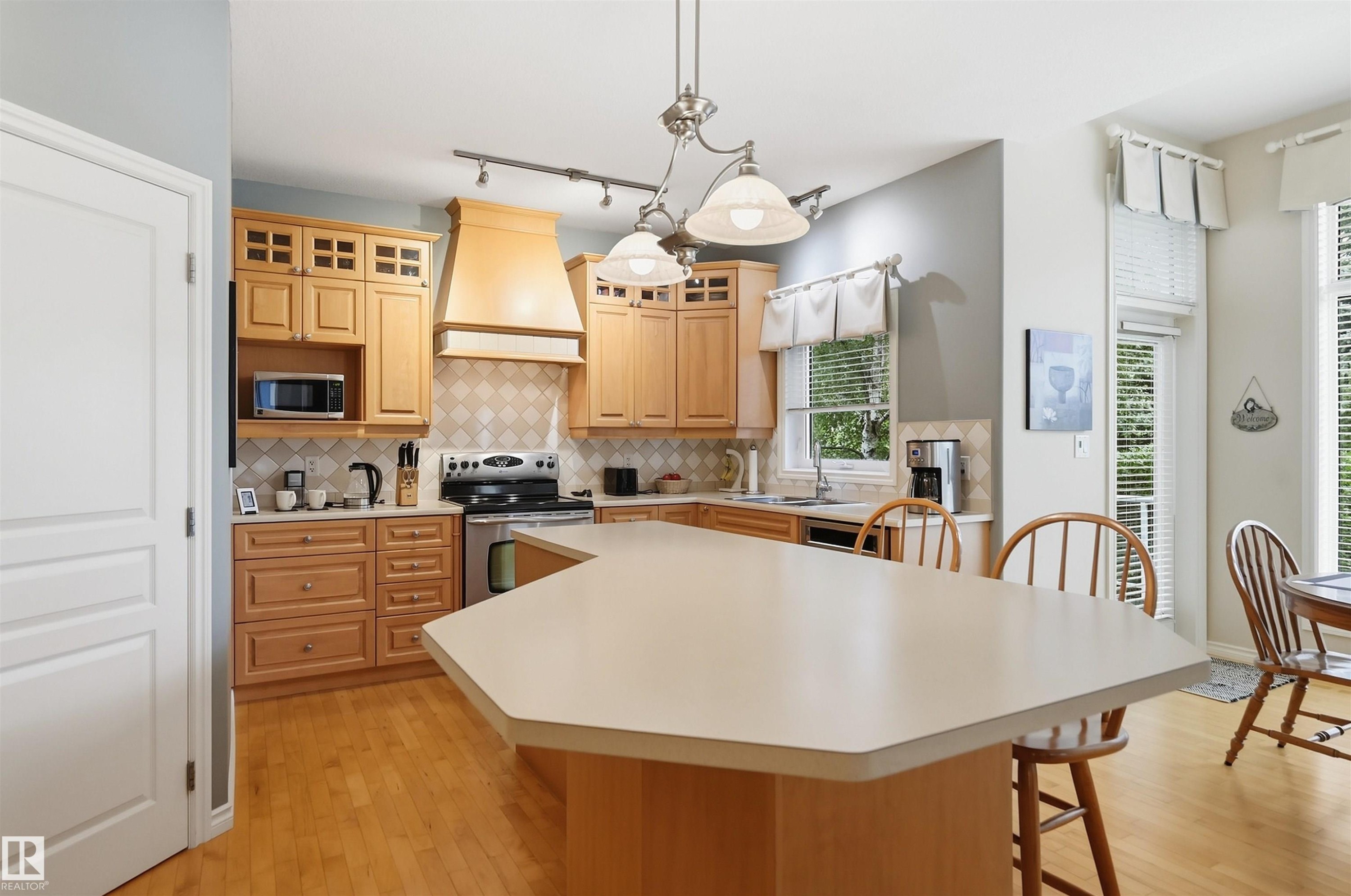 1406 Thorogood Lane Nw, Edmonton, AB