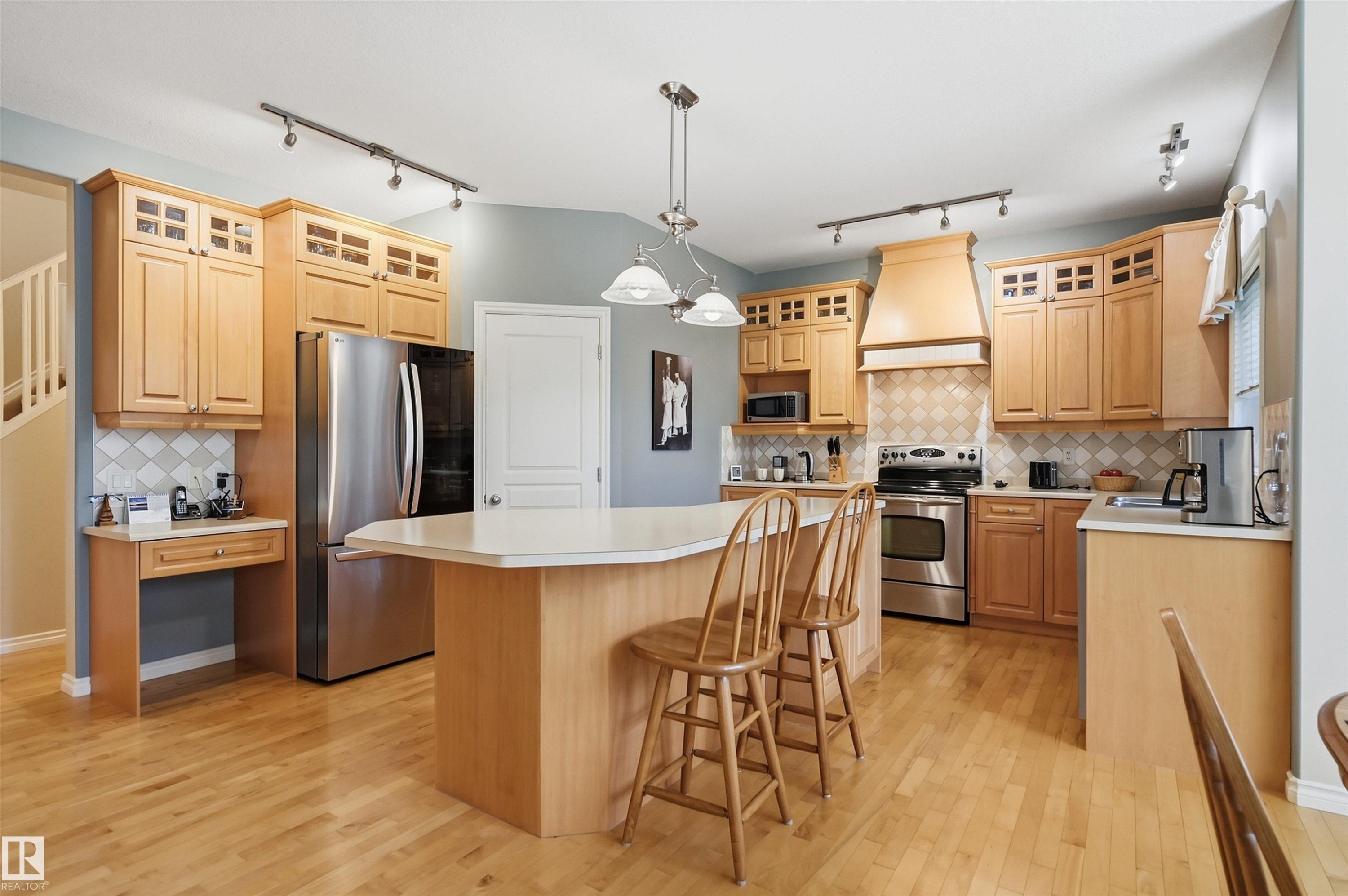 1406 Thorogood Lane Nw, Edmonton, AB