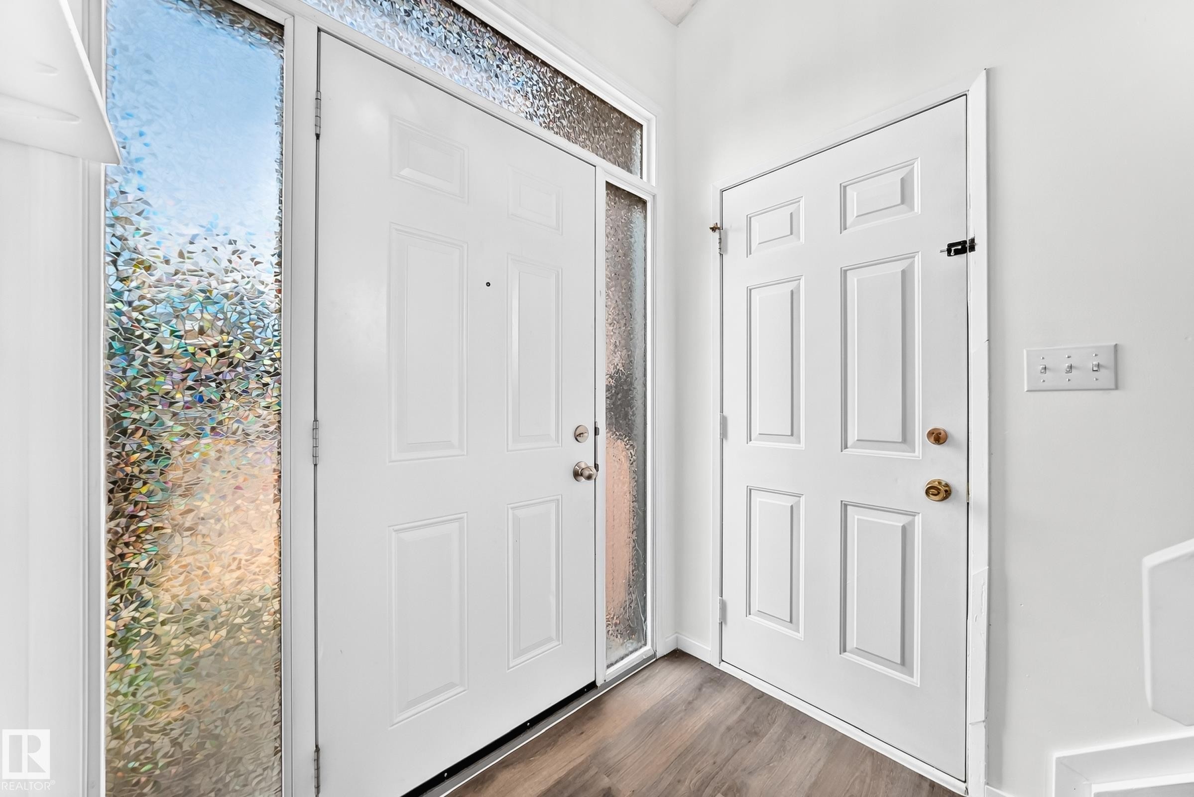 14141 26 Street Nw, Edmonton, AB - Indoor Photo Showing Other Room