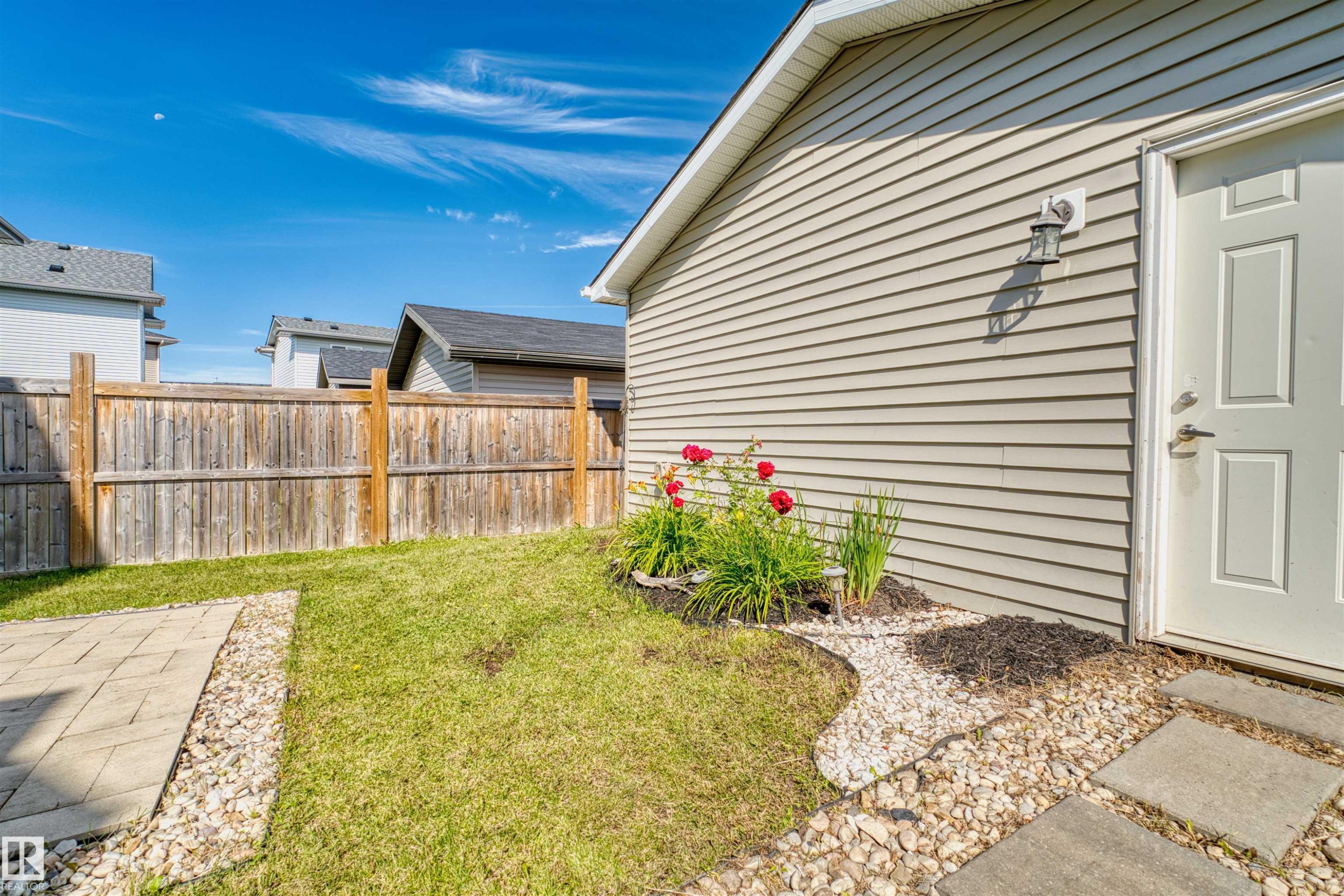 16040 11 Avenue Sw, Edmonton, AB
