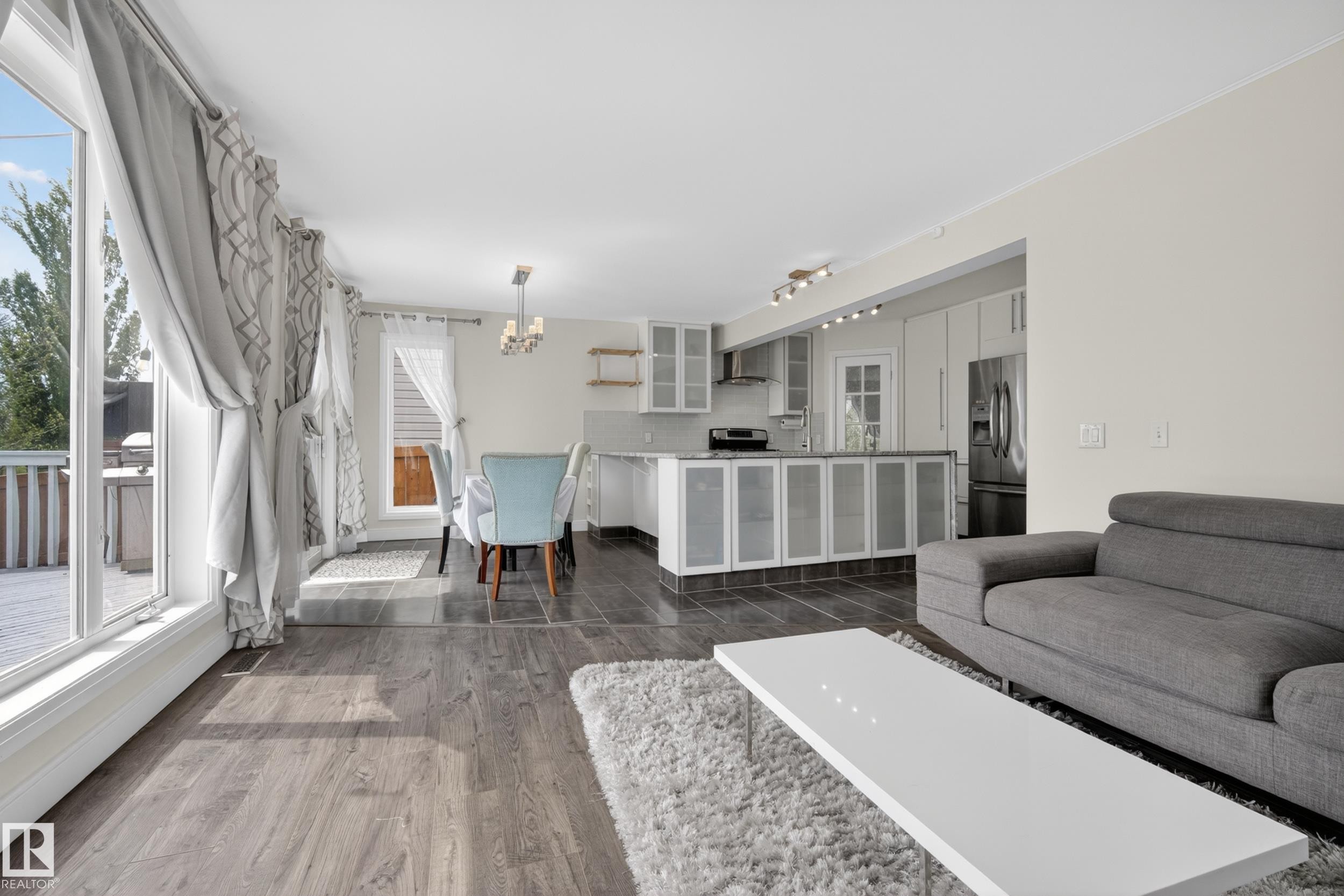 11827 8 Avenue Nw, Edmonton, AB