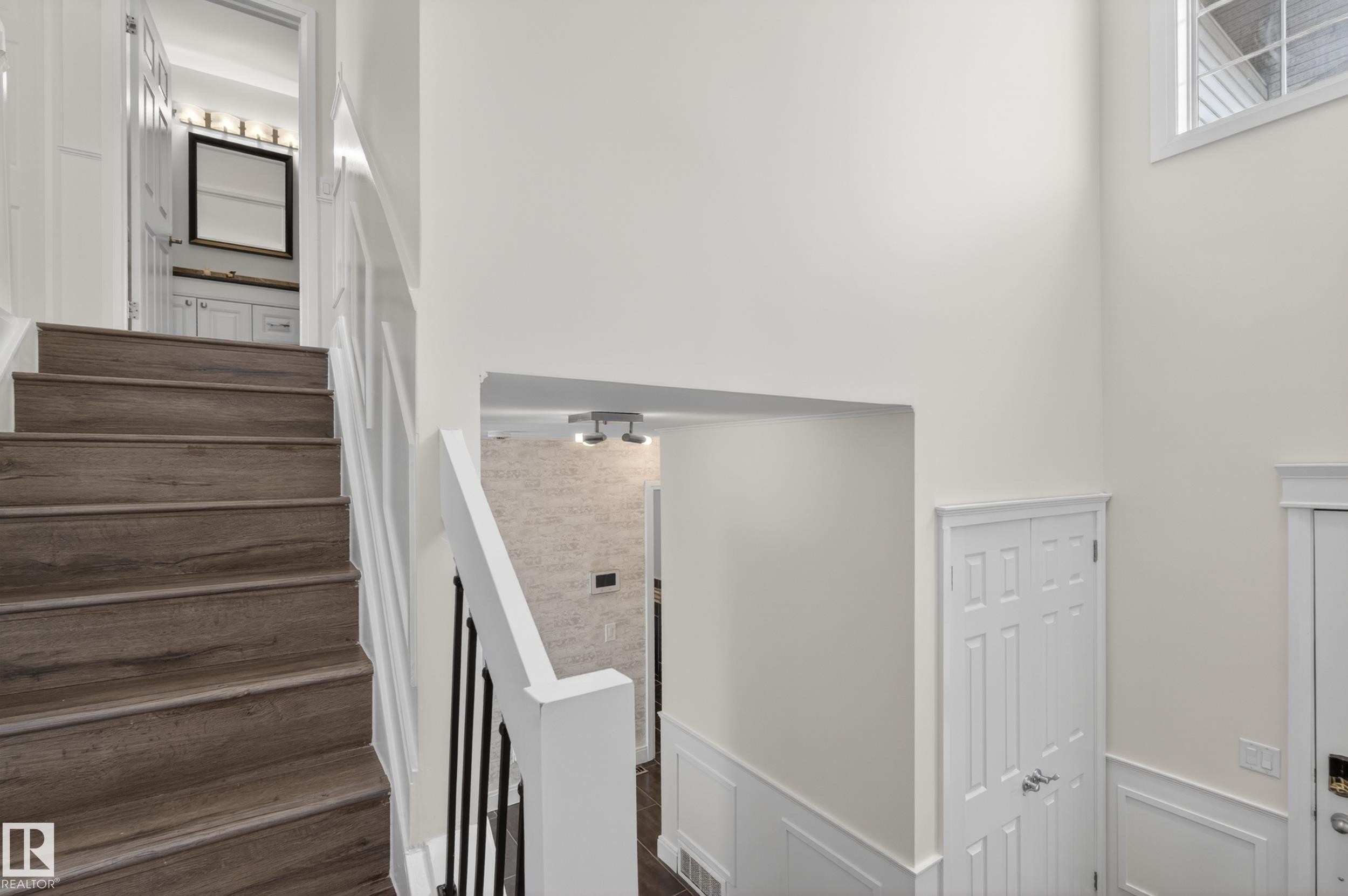 11827 8 Avenue Nw, Edmonton, AB