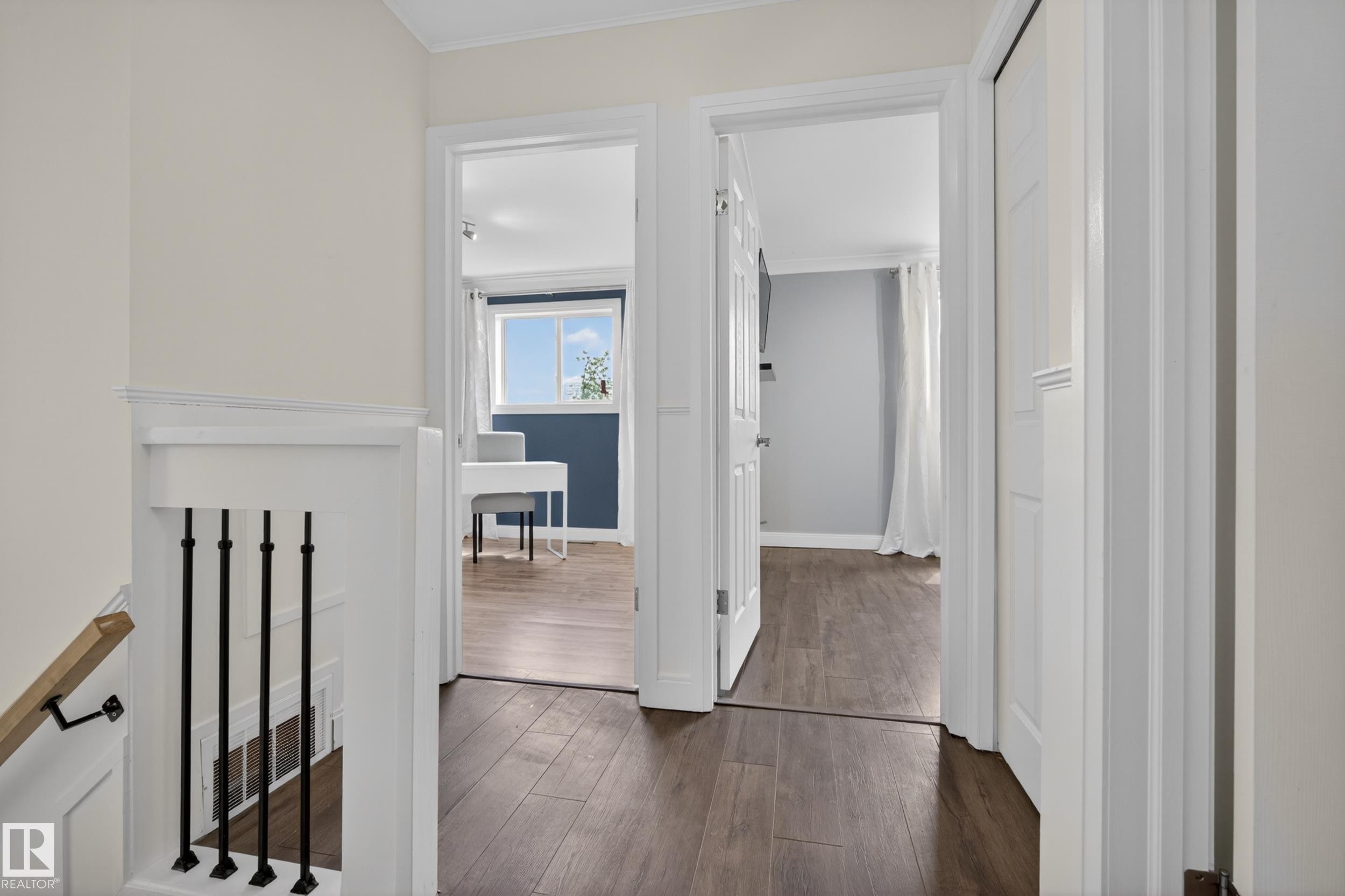 11827 8 Avenue Nw, Edmonton, AB