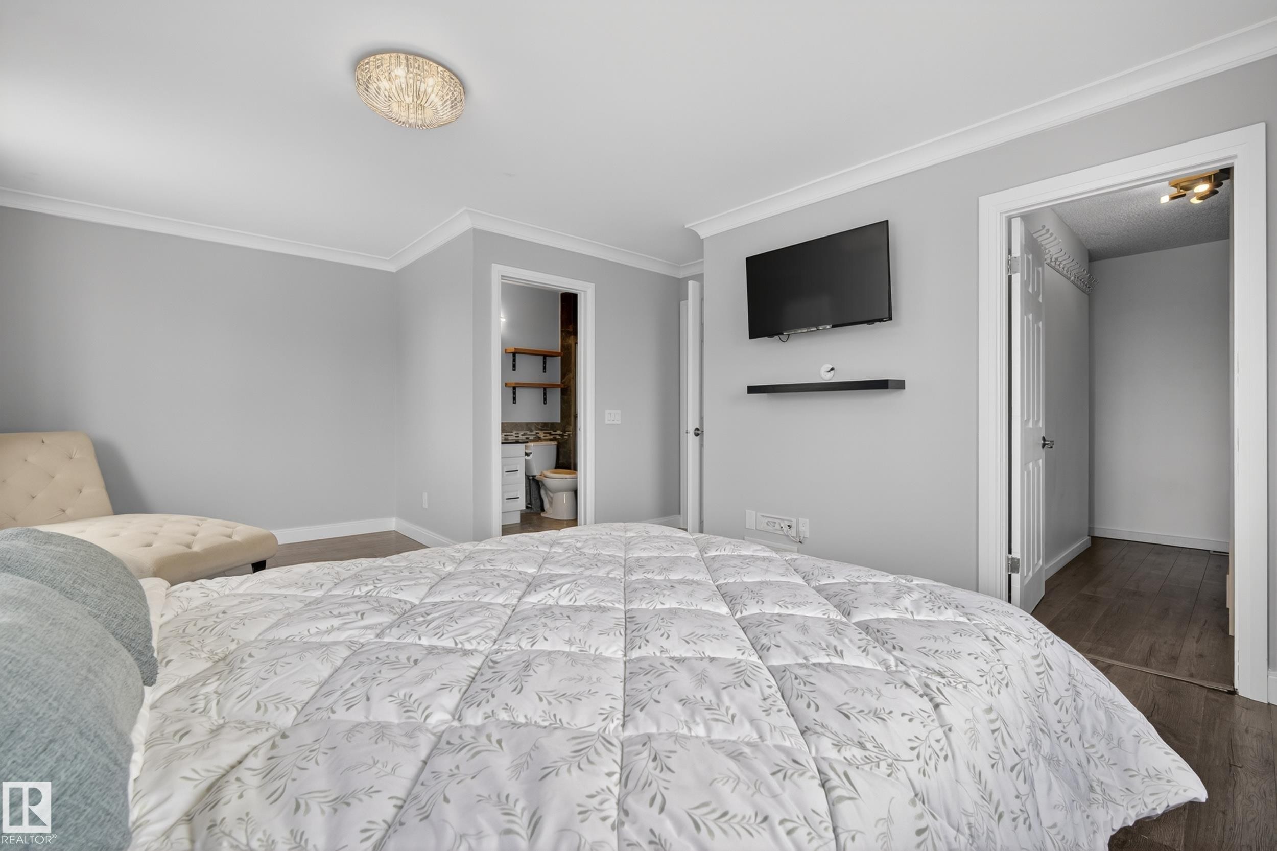 11827 8 Avenue Nw, Edmonton, AB