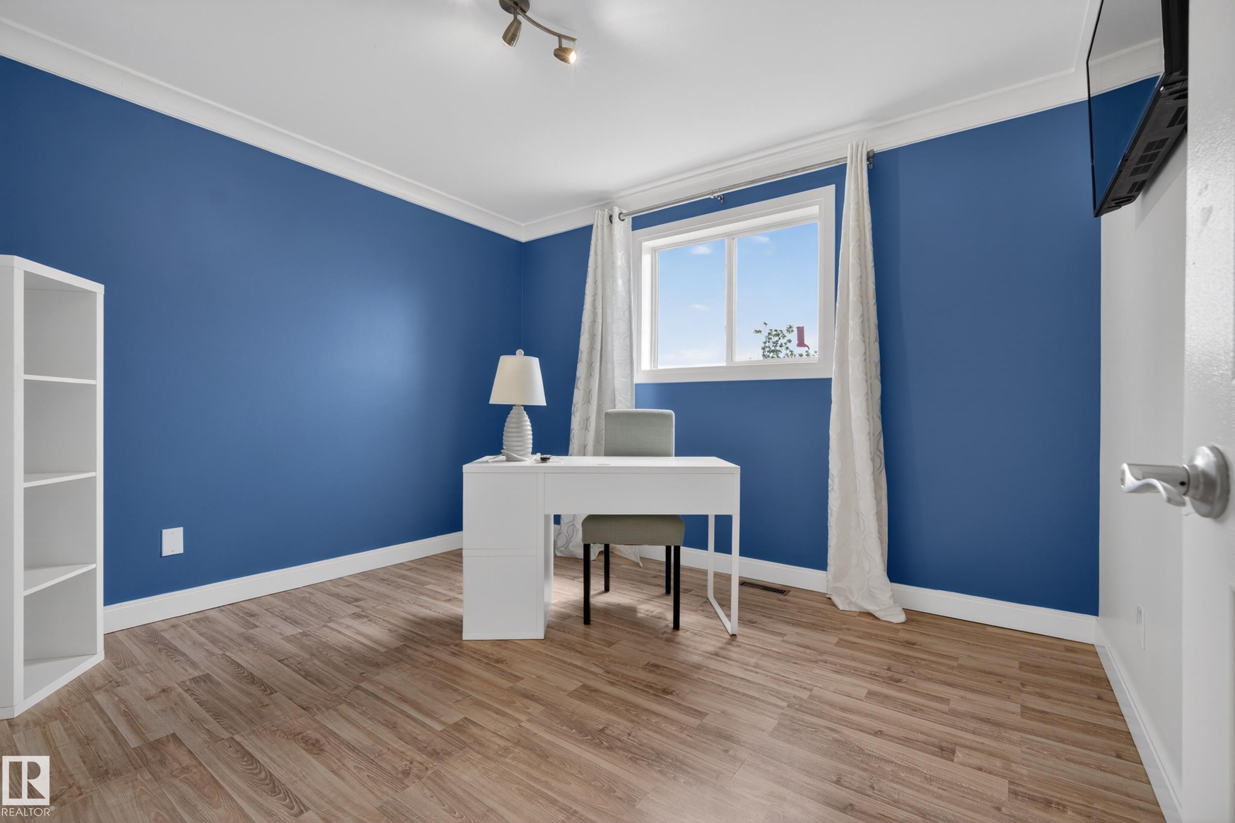 11827 8 Avenue Nw, Edmonton, AB