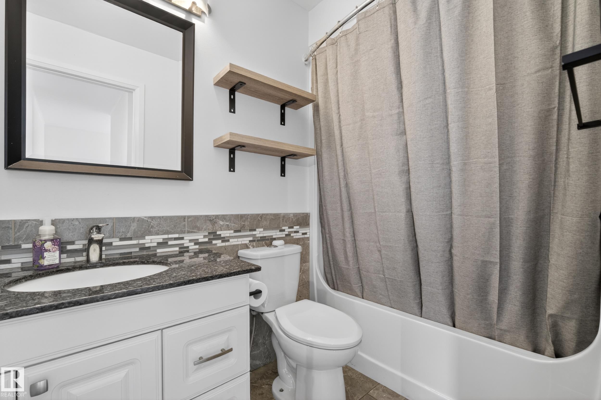 11827 8 Avenue Nw, Edmonton, AB