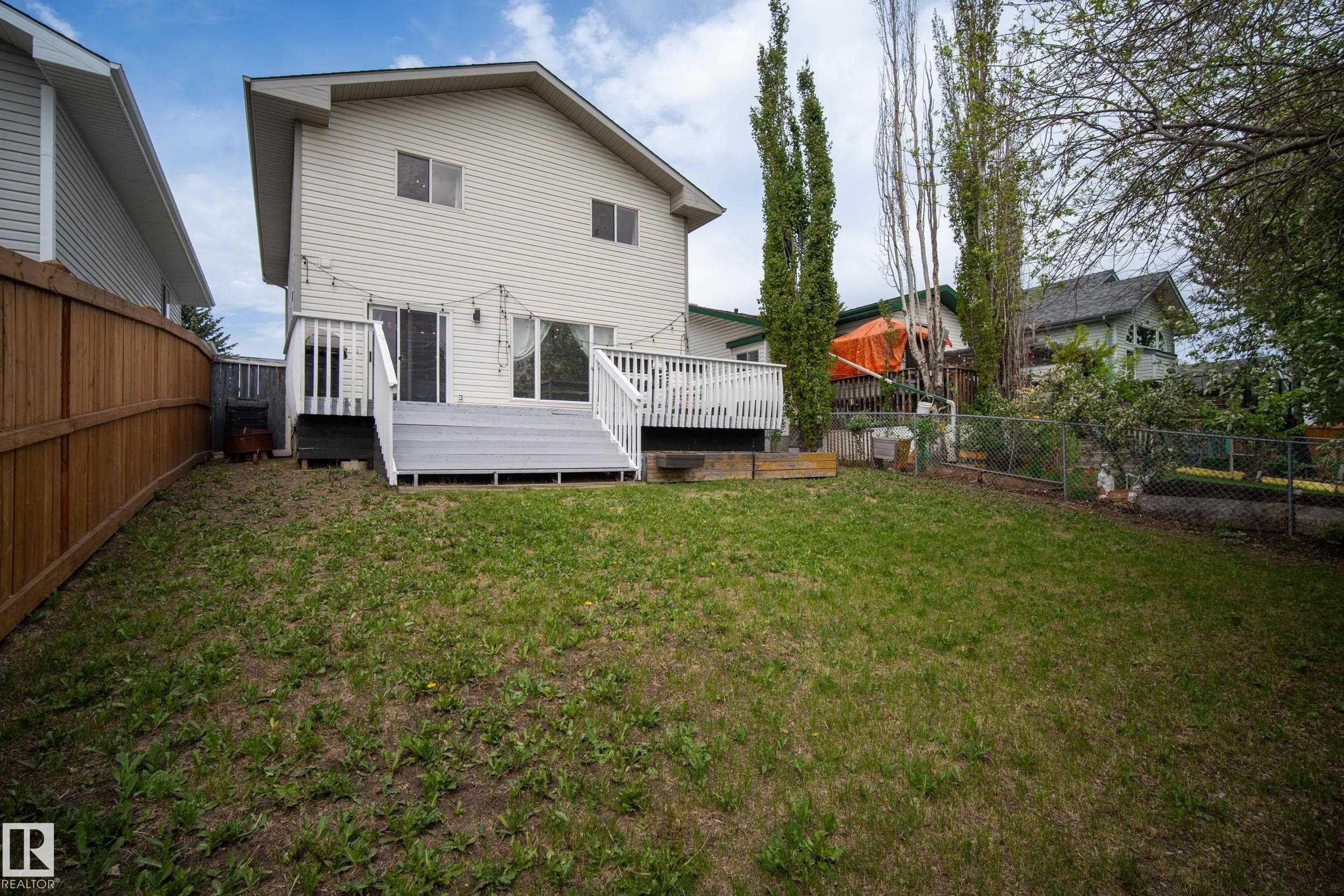 11827 8 Avenue Nw, Edmonton, AB