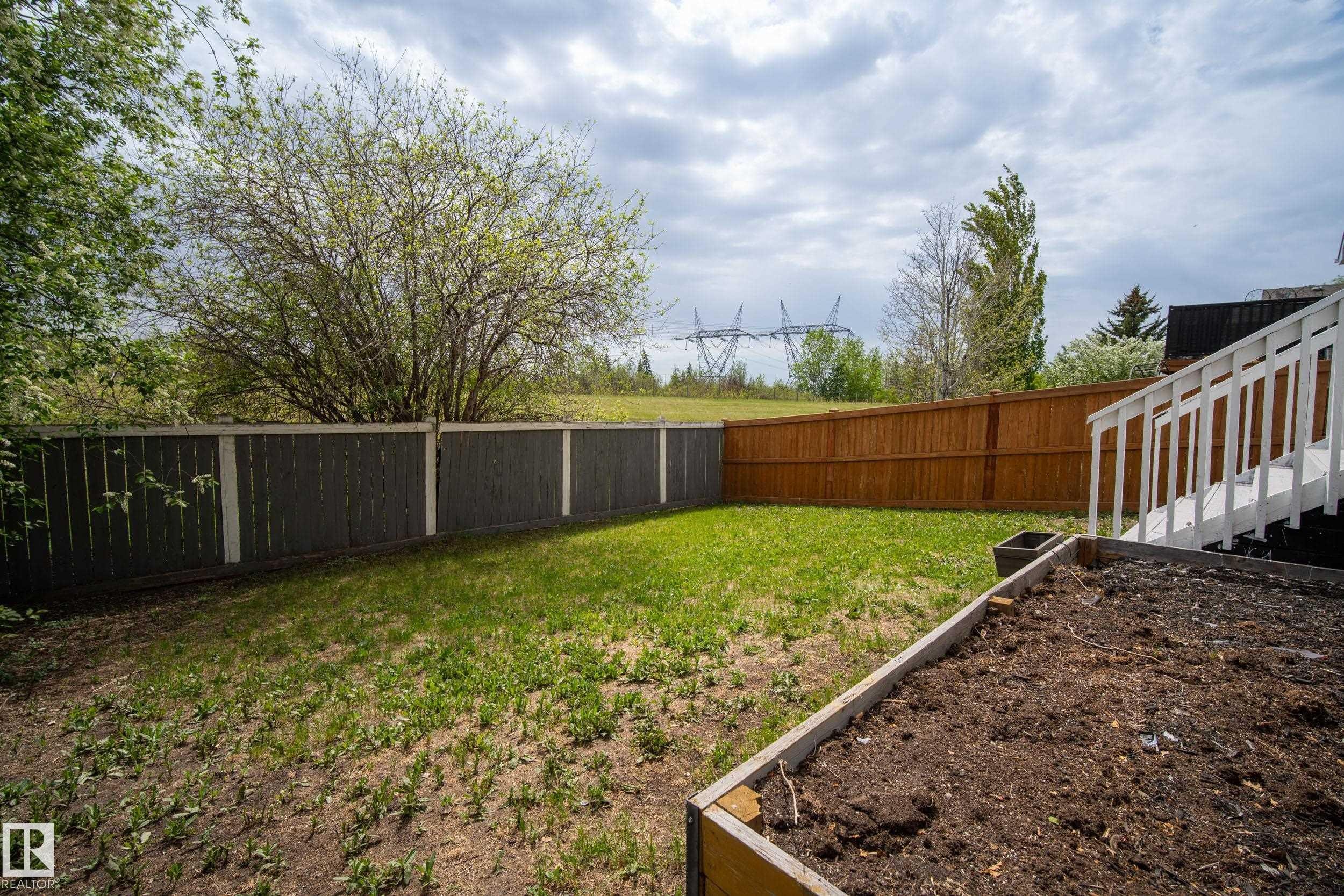 11827 8 Avenue Nw, Edmonton, AB