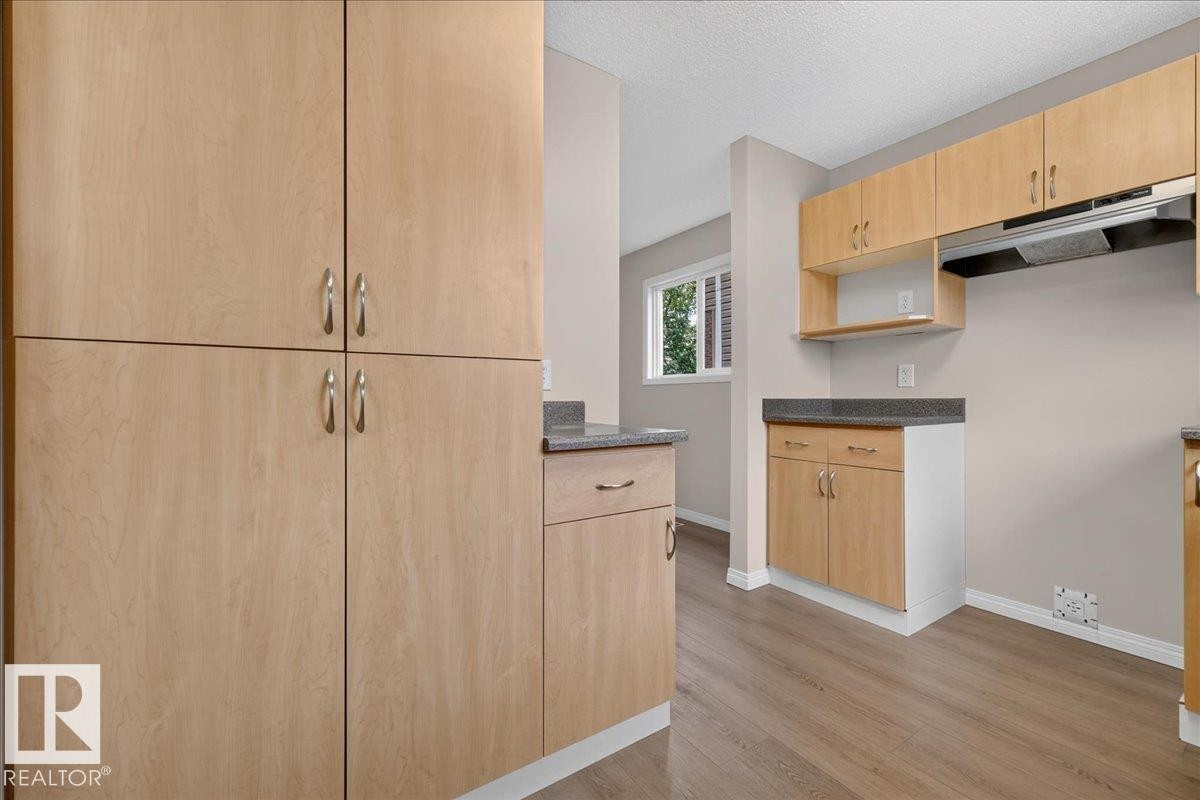 11413 96 Street Nw, Edmonton, AB