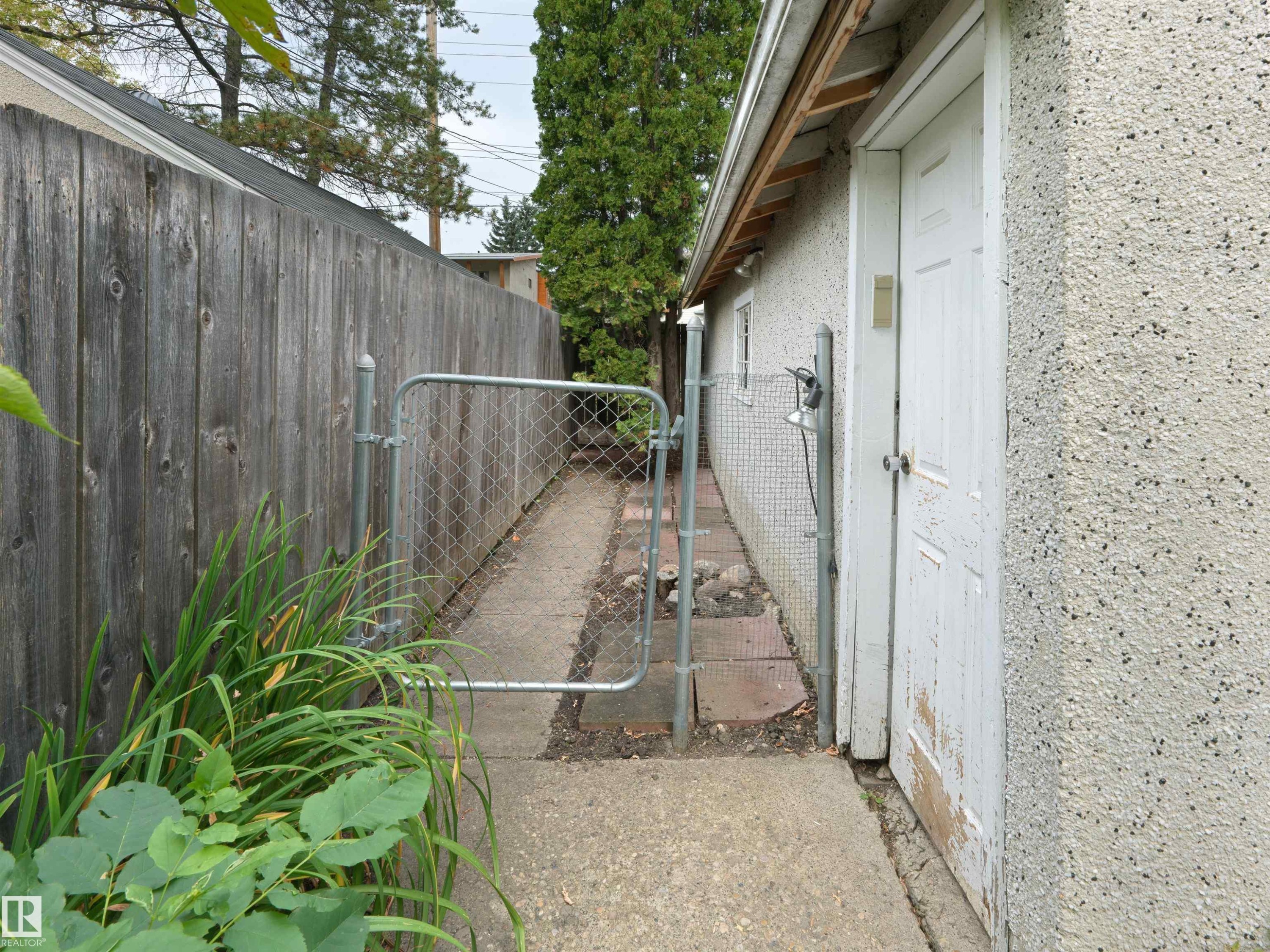 10968 75 Avenue Nw, Edmonton, AB