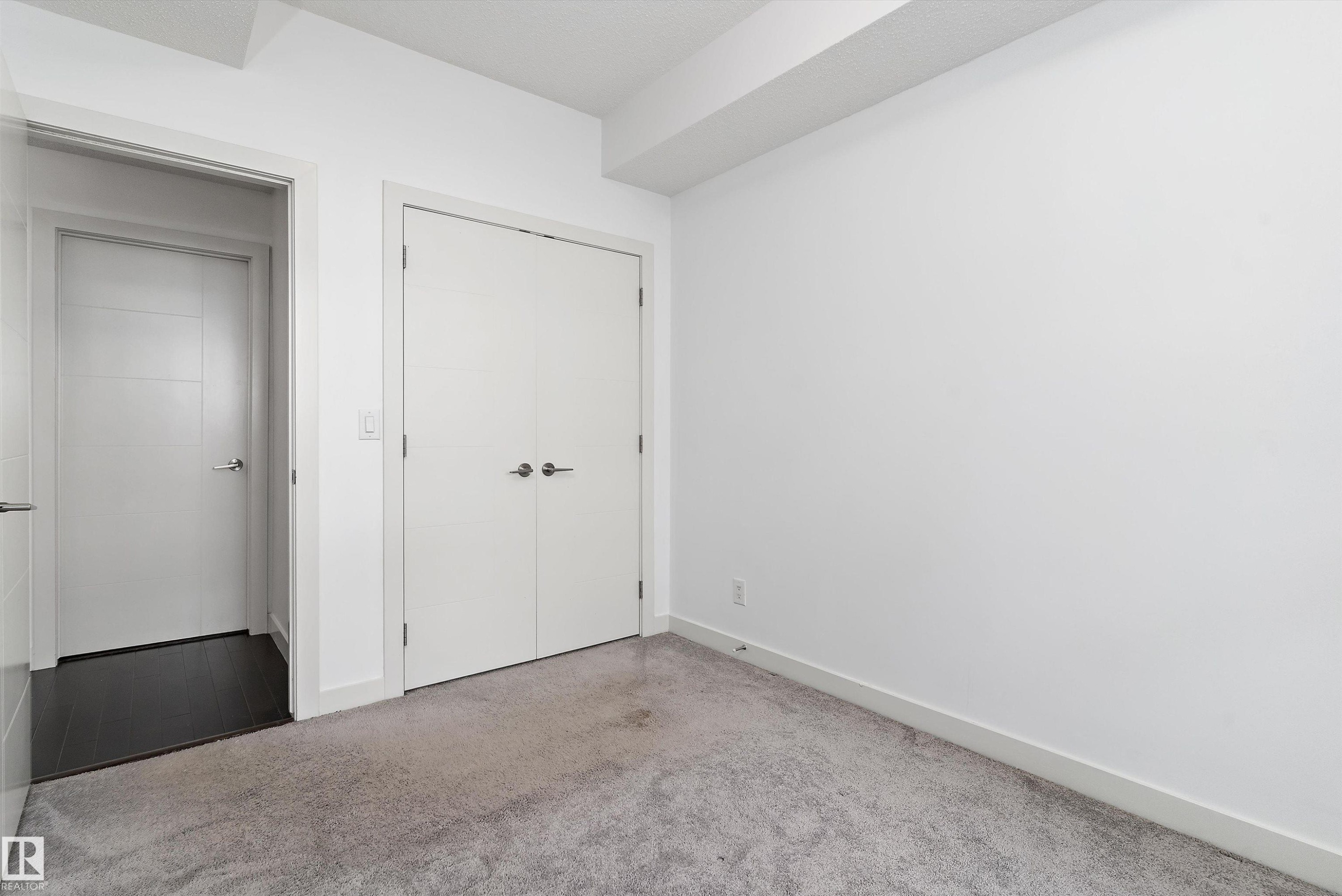 #109 10523 123 St Nw, Edmonton, AB - Indoor Photo Showing Other Room