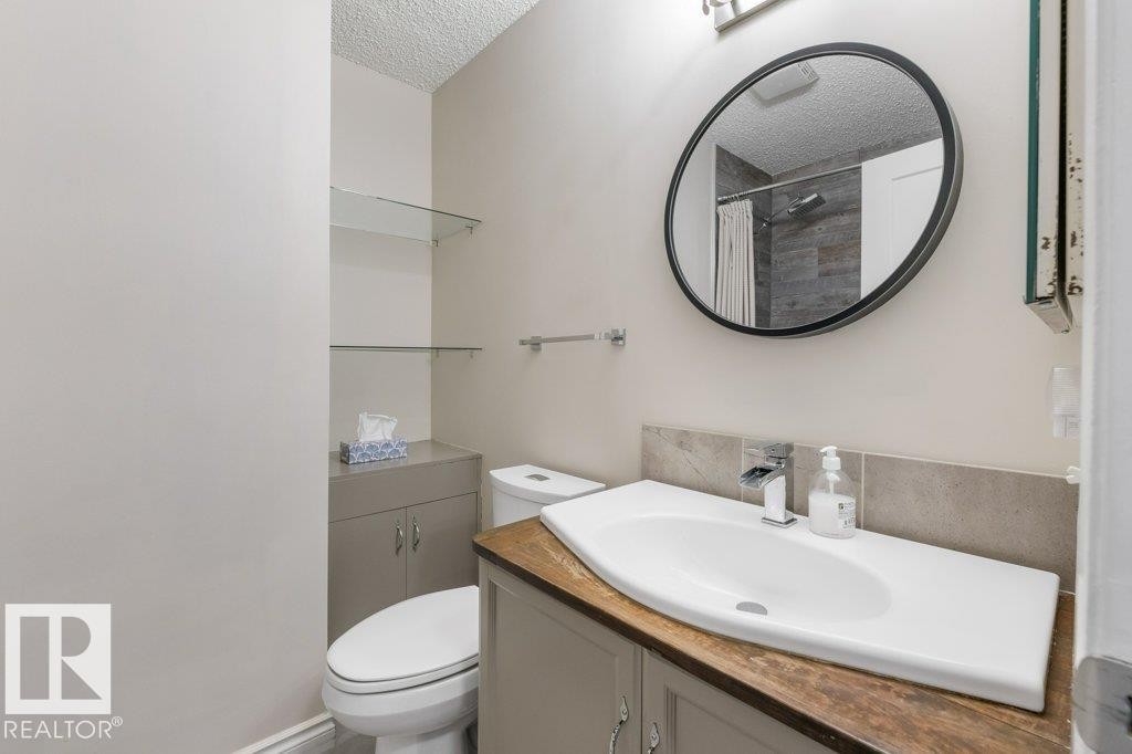 16715 98 Street Nw, Edmonton, AB