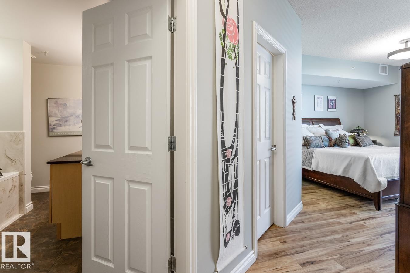 #1103 9020 Jasper Av Nw, Edmonton, AB - Indoor Photo Showing Bedroom